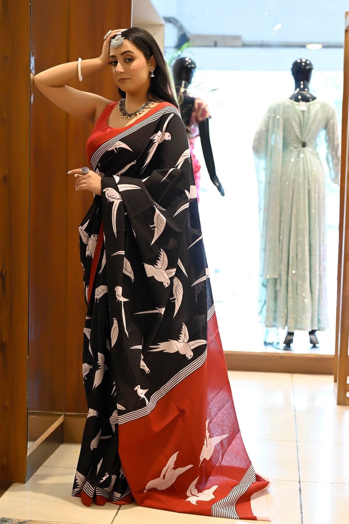 Shining Black Color Pure Cotton Lilen With Digital Bird Printed Designer Saree