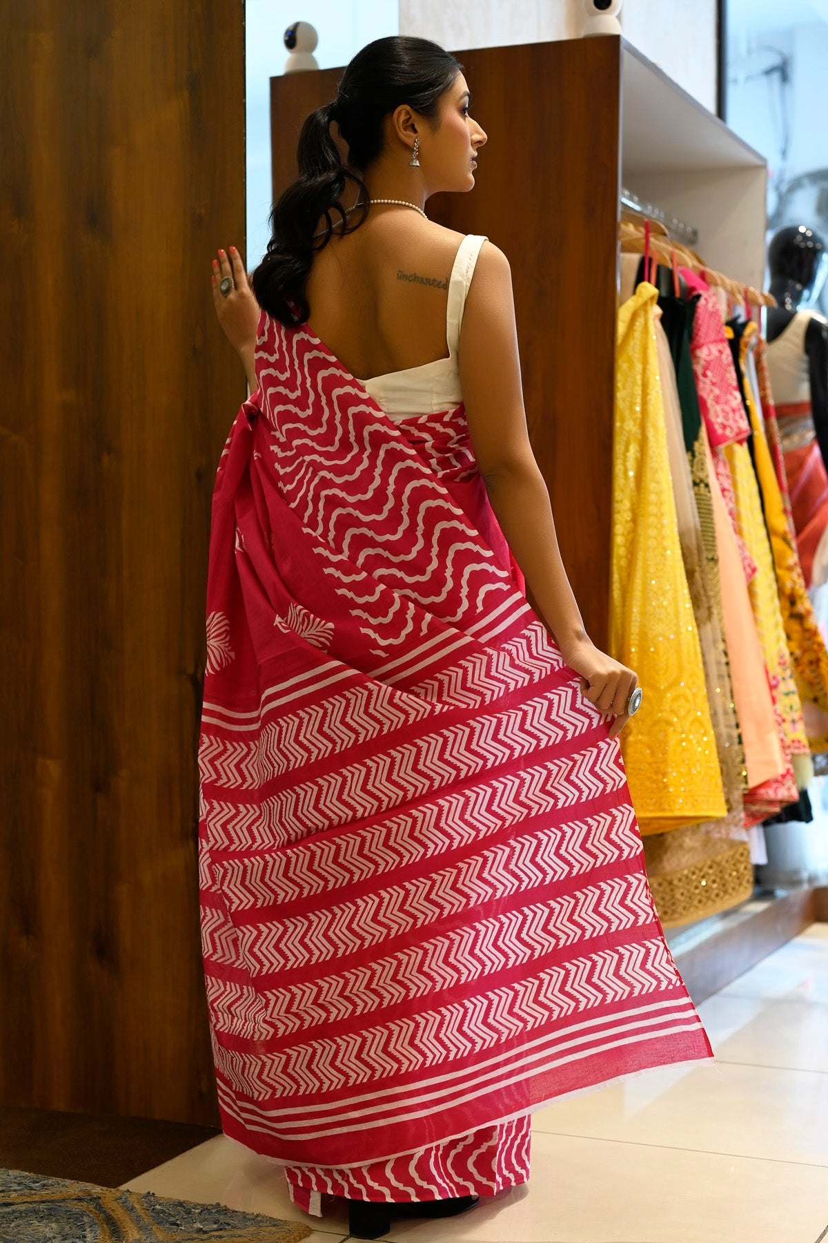 Trendy Red Color Pure Cotton Lilen With Digital Printed Designer Saree