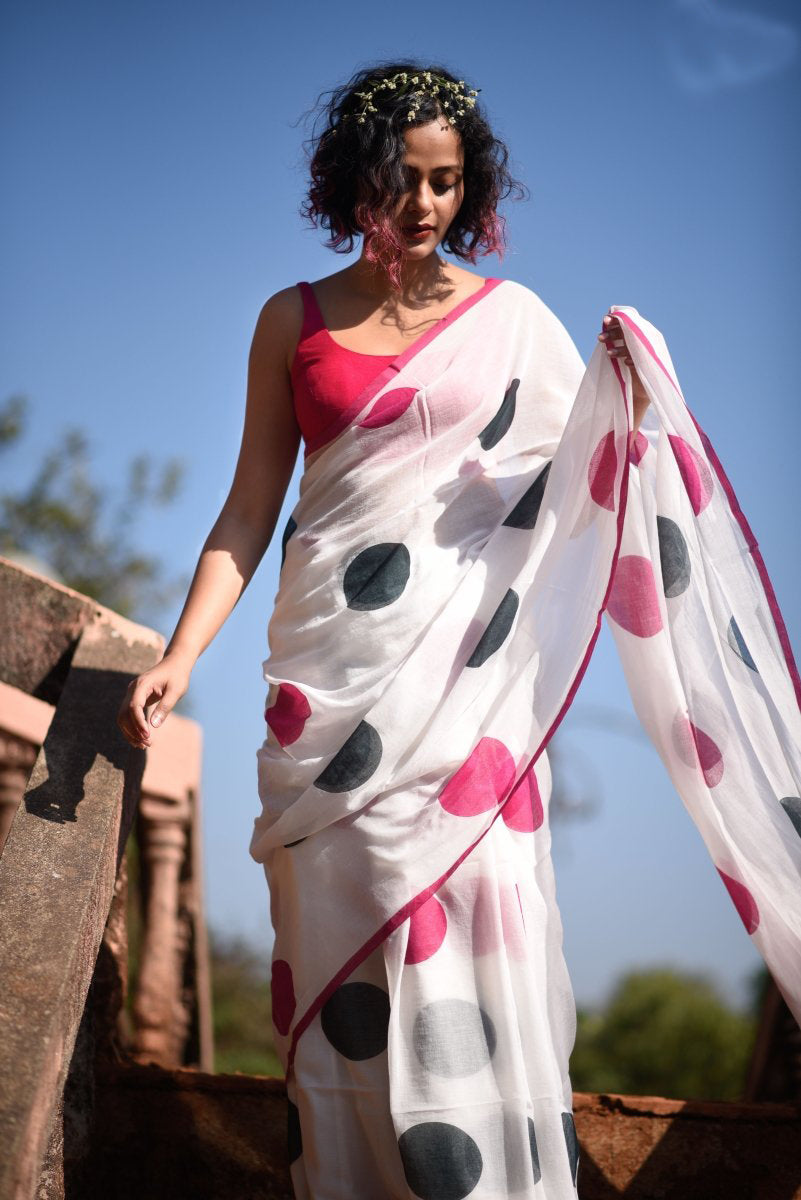 Designer White Color Pure Cotton Lilen With Digital Printed Designer Saree