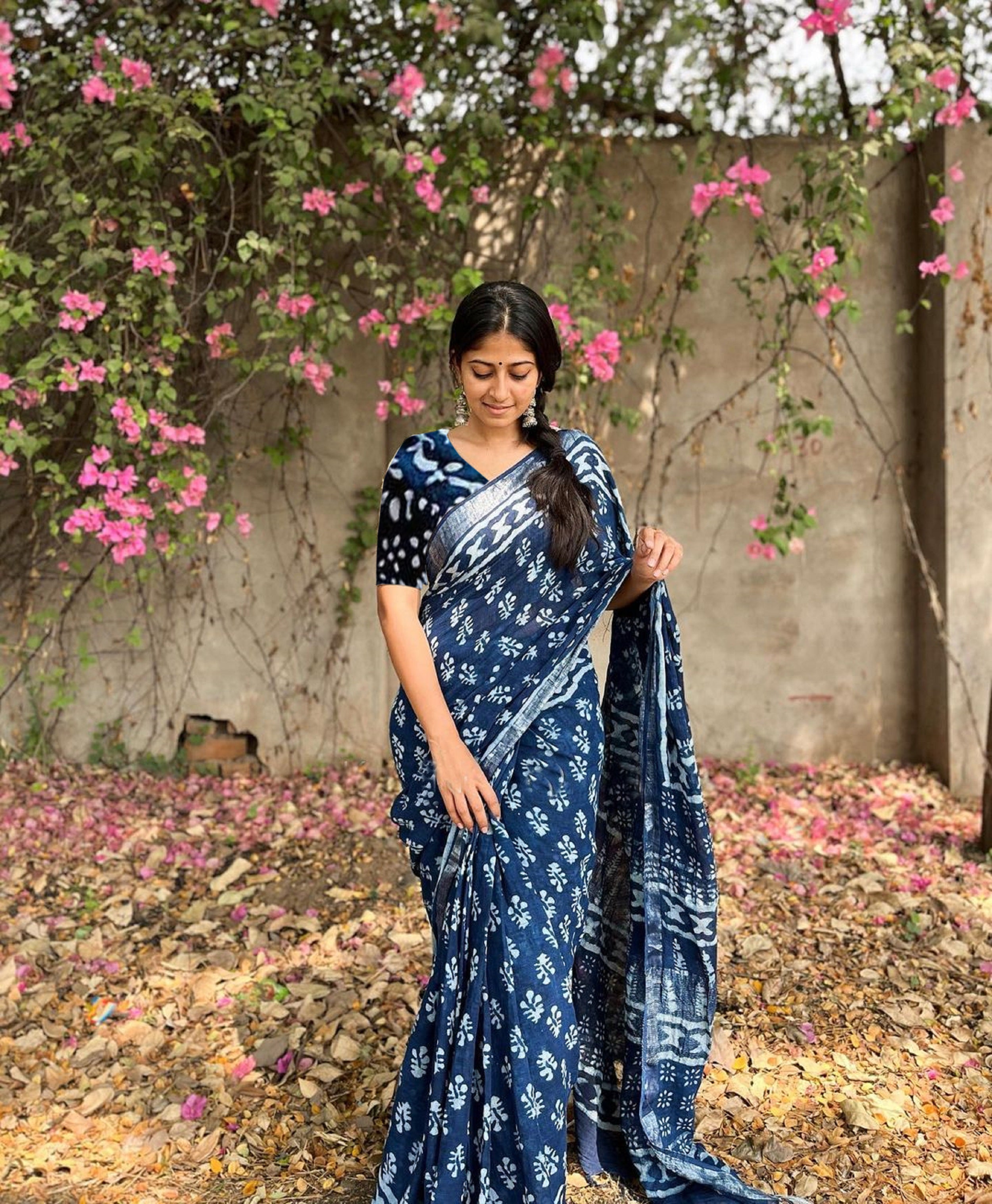 Captivating Navy Blue Color Pure Cotton Lilen With Digital Printed Designer Saree