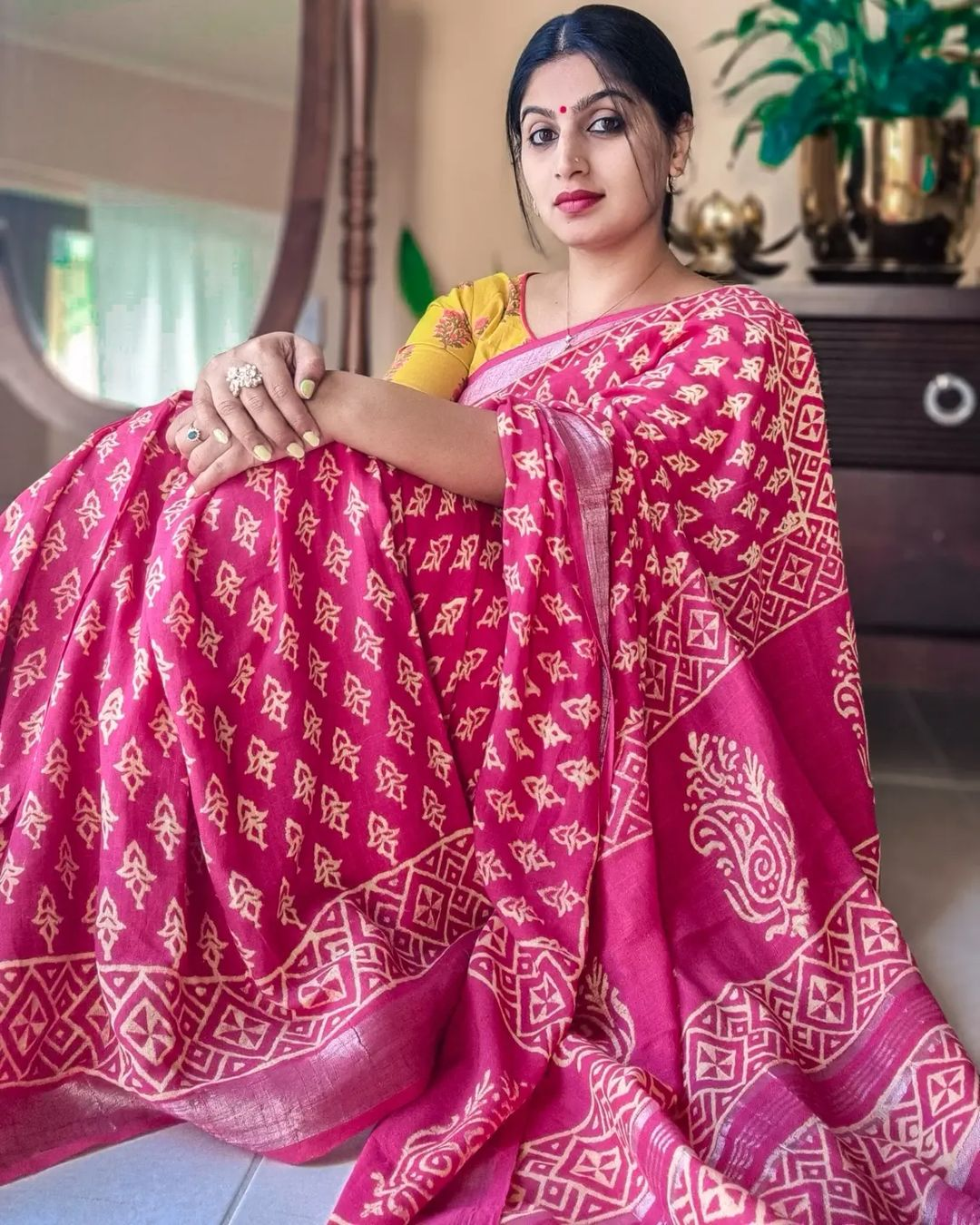 Charming Pink Color Pure Cotton Lilen With Digital Printed Designer Saree