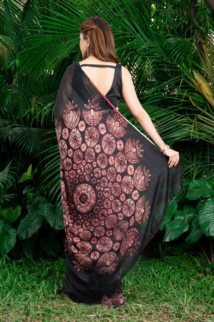 Opulent Black Color Pure Cotton Lilen With Digital Printed Designer Saree