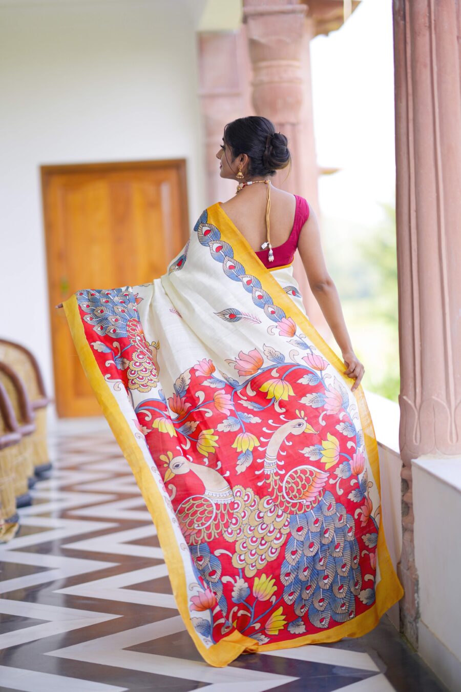 Imposing White Color Color Pure Cotton Lilen With Digital Printed Designer Saree