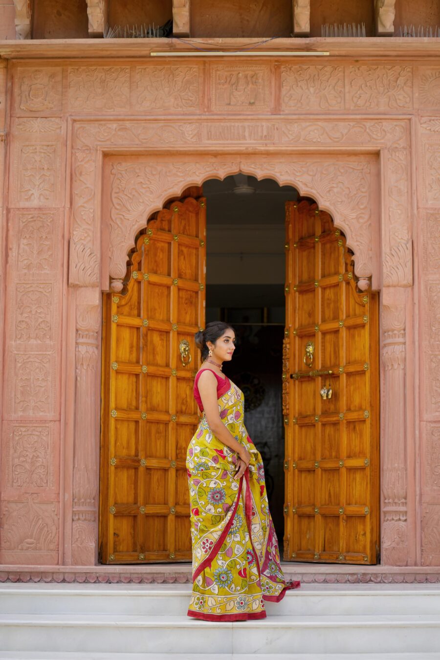 Terrific Mustard Color Color Pure Cotton Lilen With Digital Printed Designer Saree