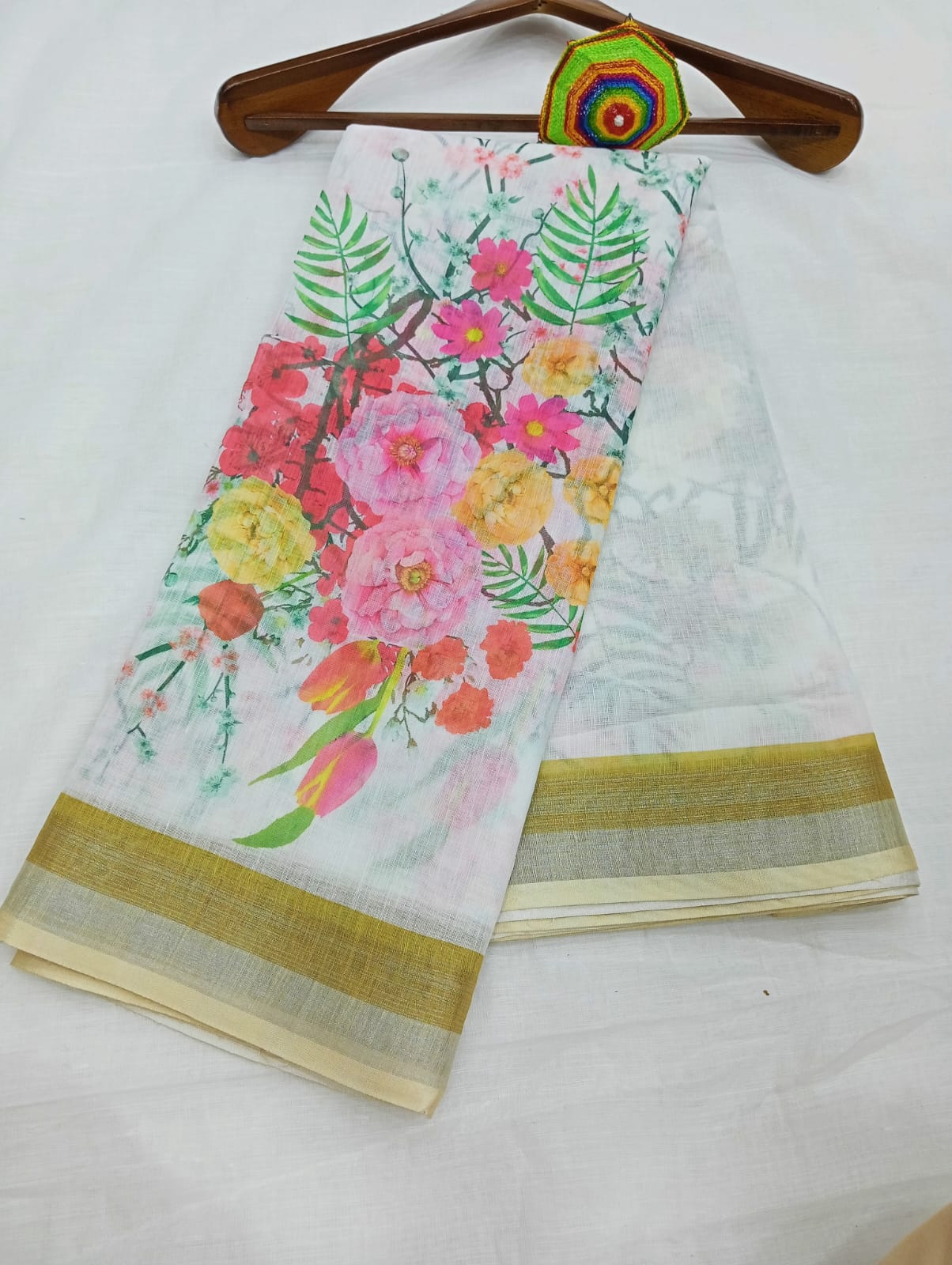 Beautiful Off White Color Color Pure Cotton Lilen With Digital Printed Designer Saree