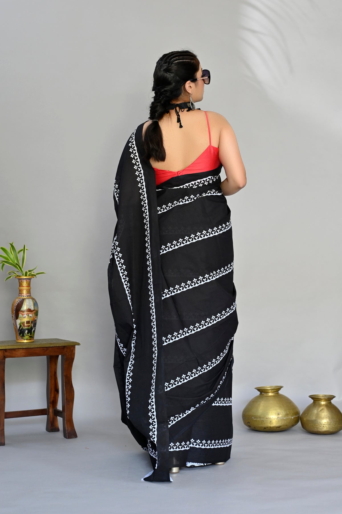 Shining Black Color Color Pure Cotton Lilen With Digital Printed Designer Saree