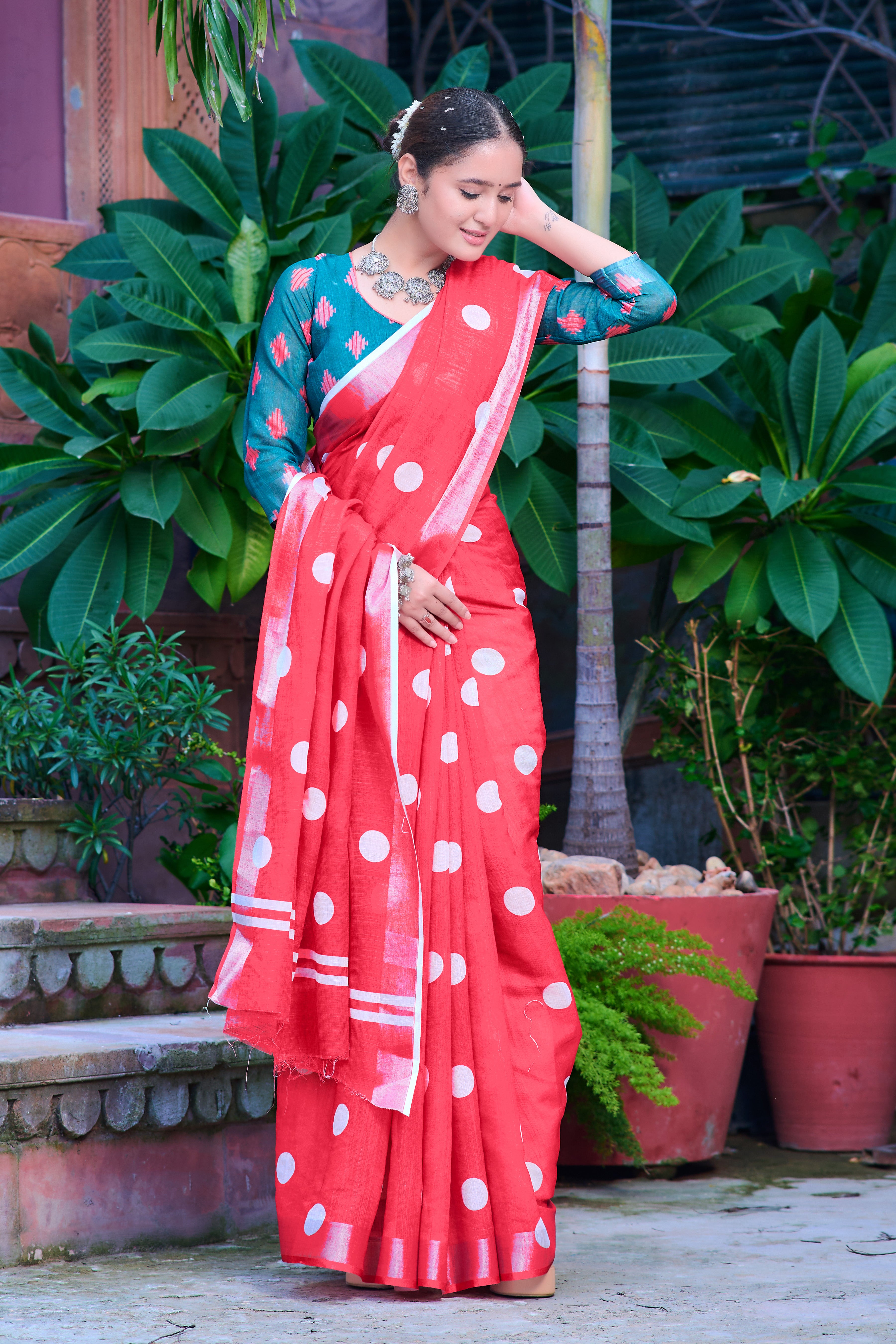 Marvelous Red Color Color Pure Cotton Lilen With Digital Printed Designer Saree