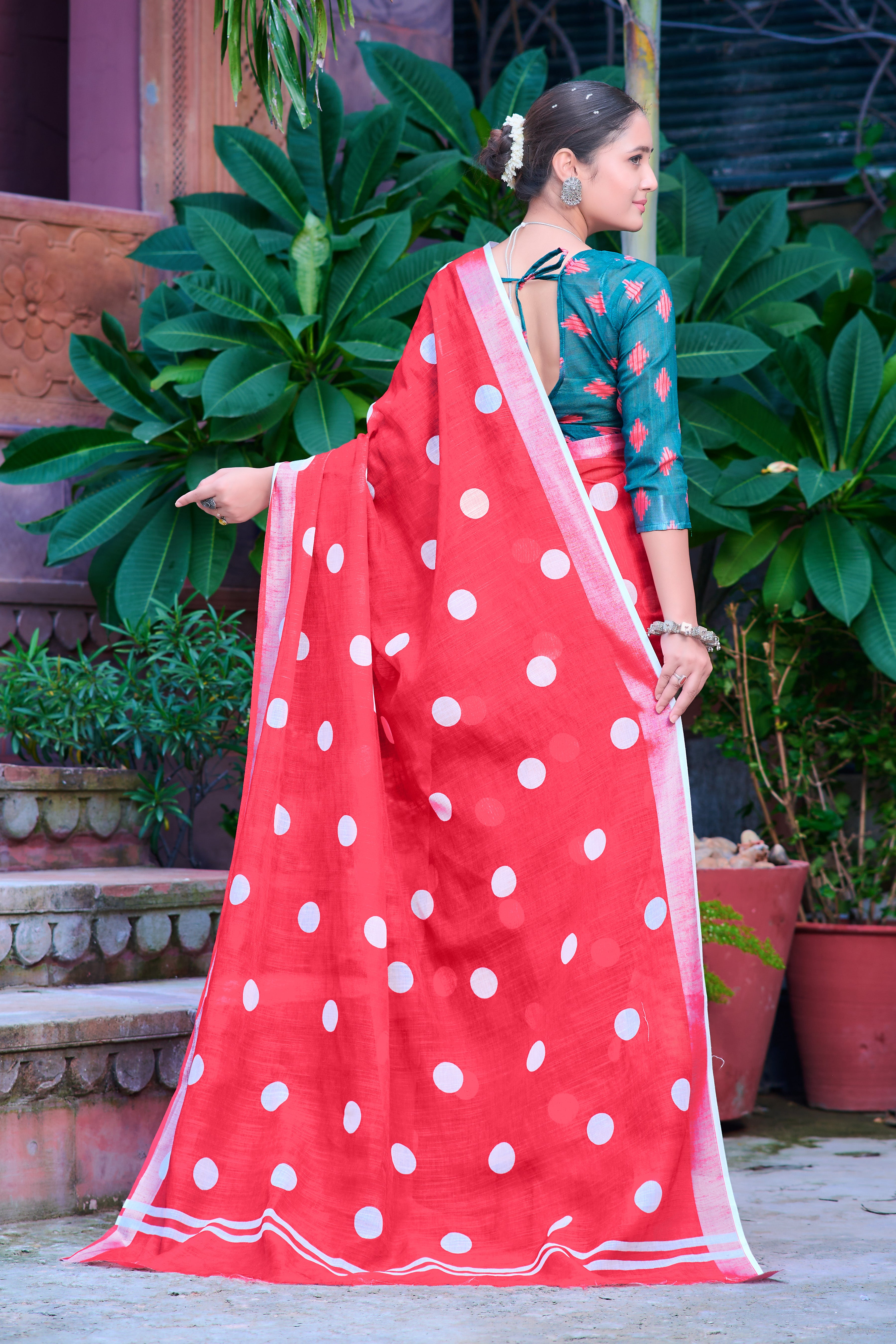 Marvelous Red Color Color Pure Cotton Lilen With Digital Printed Designer Saree