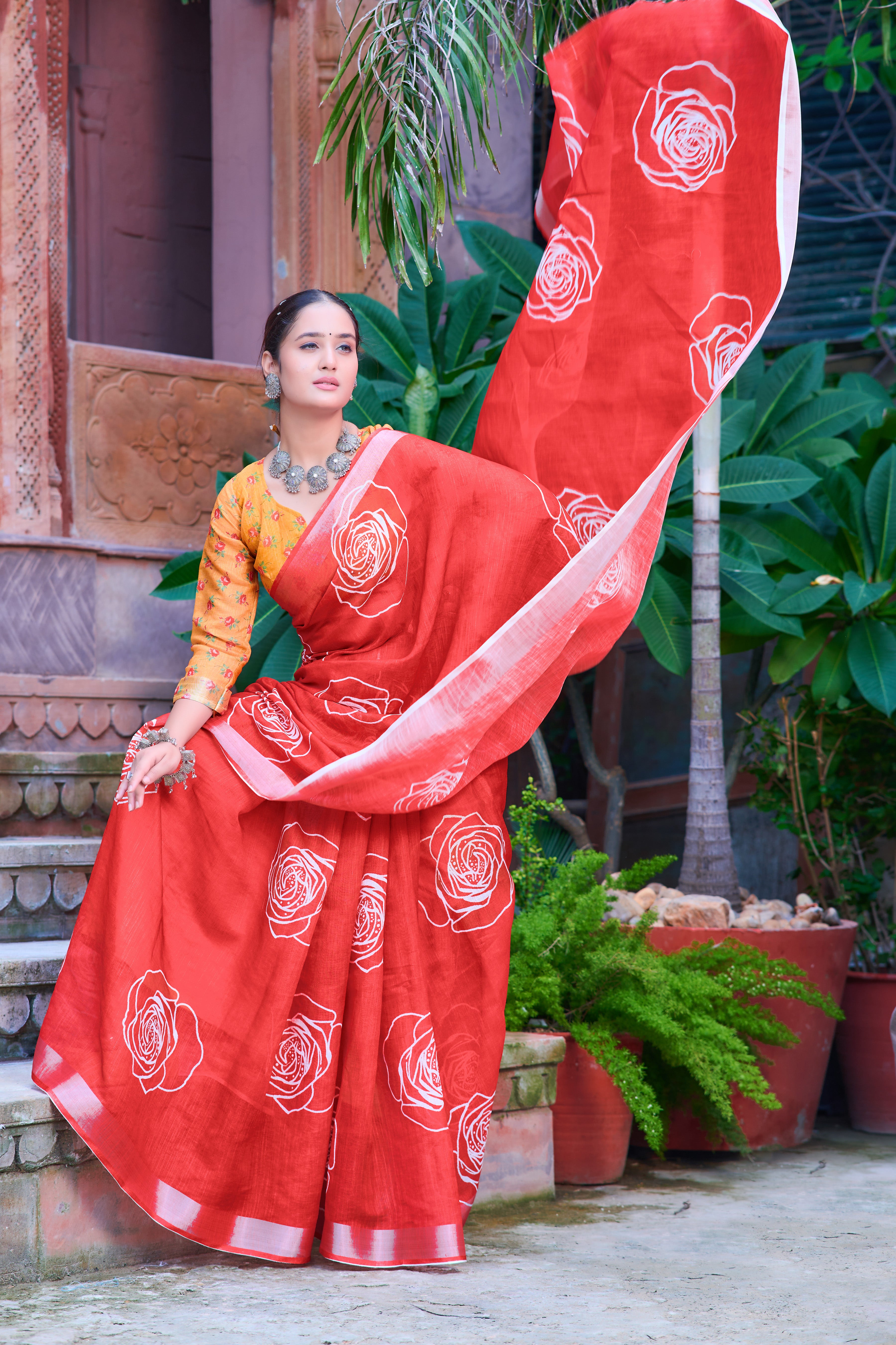 Trendy Red Color Color Pure Cotton Lilen With Digital Printed Designer Saree