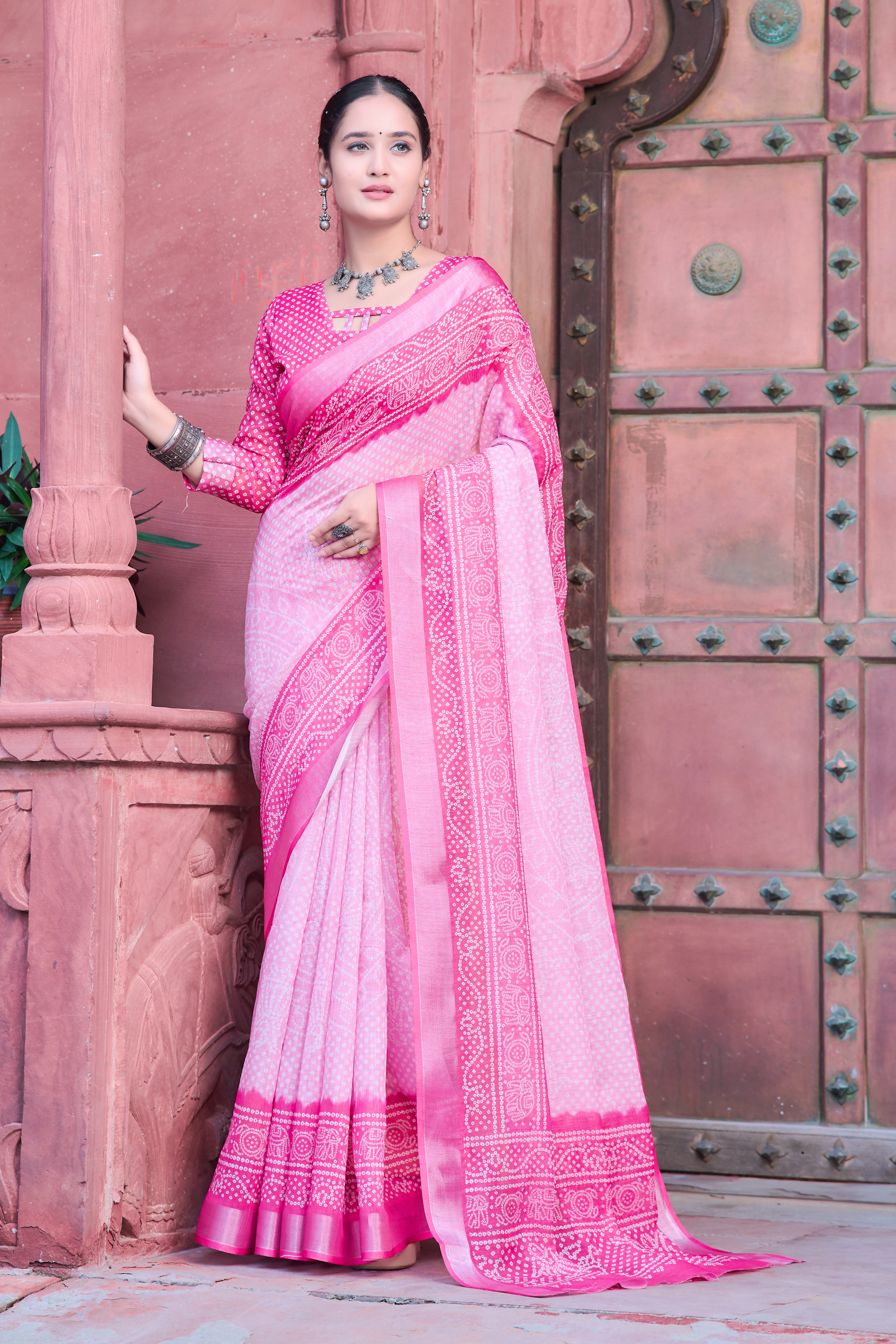 Stunning Pink Color Color Pure Cotton Lilen With Digital Printed Designer Saree