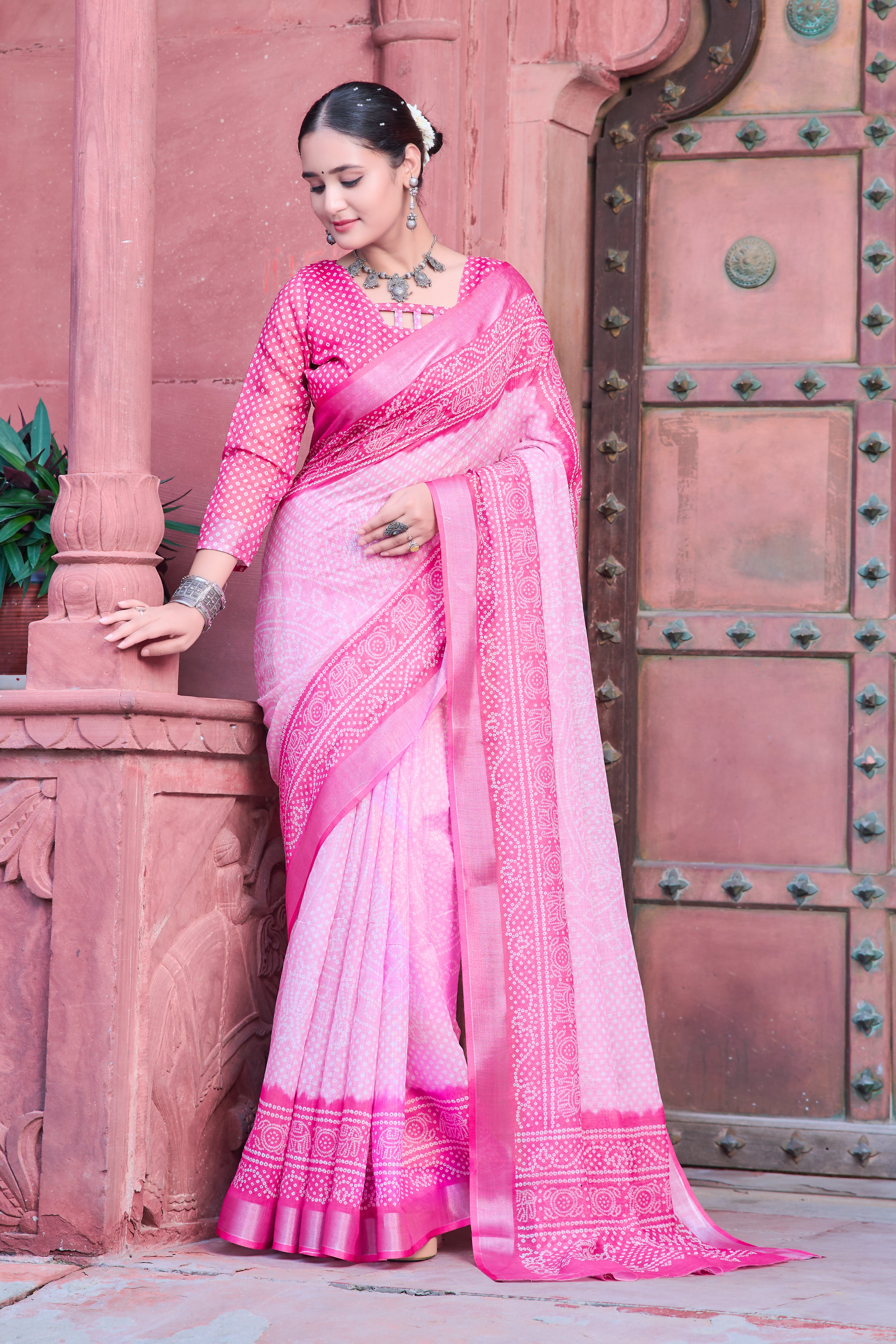 Stunning Pink Color Color Pure Cotton Lilen With Digital Printed Designer Saree