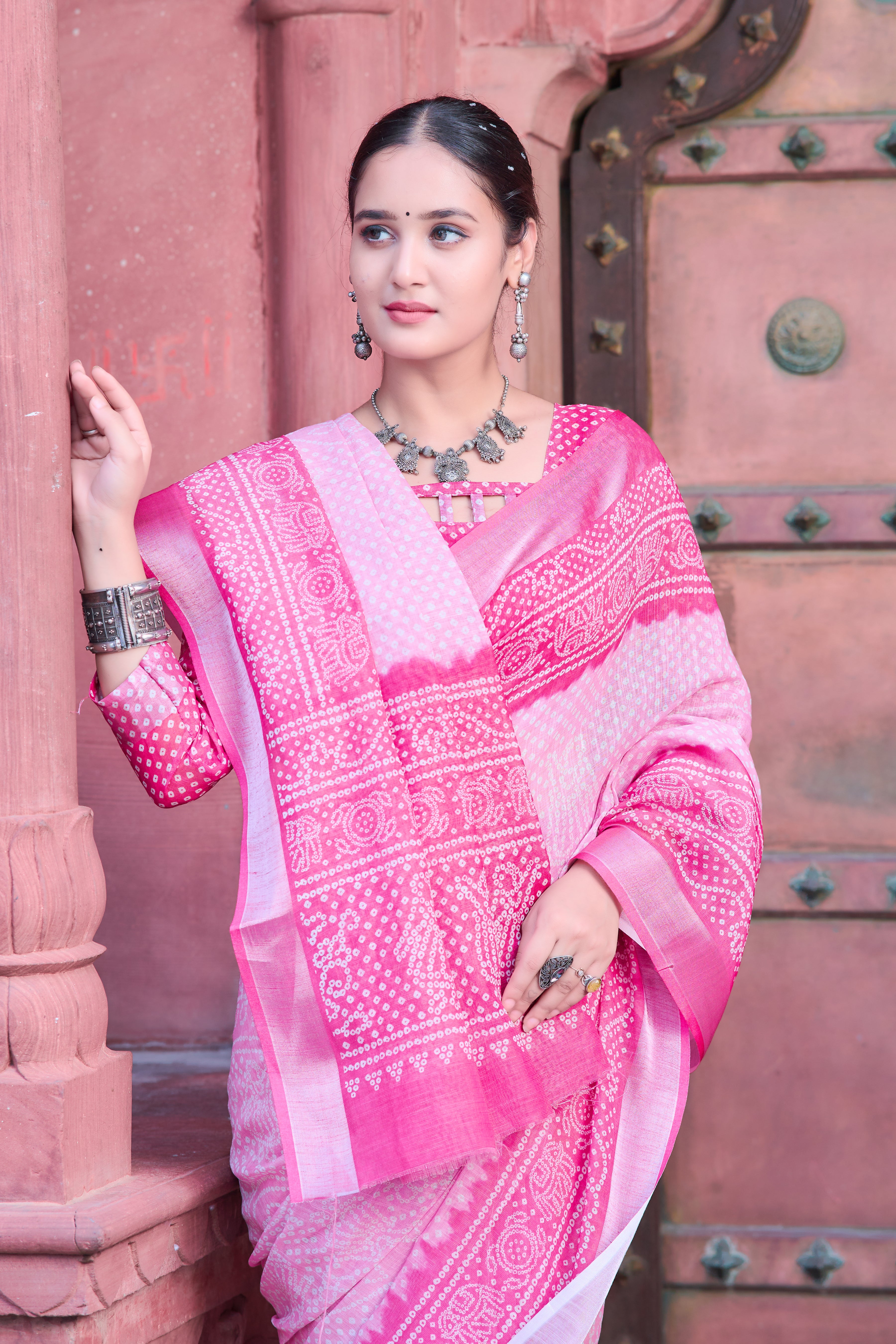 Stunning Pink Color Color Pure Cotton Lilen With Digital Printed Designer Saree