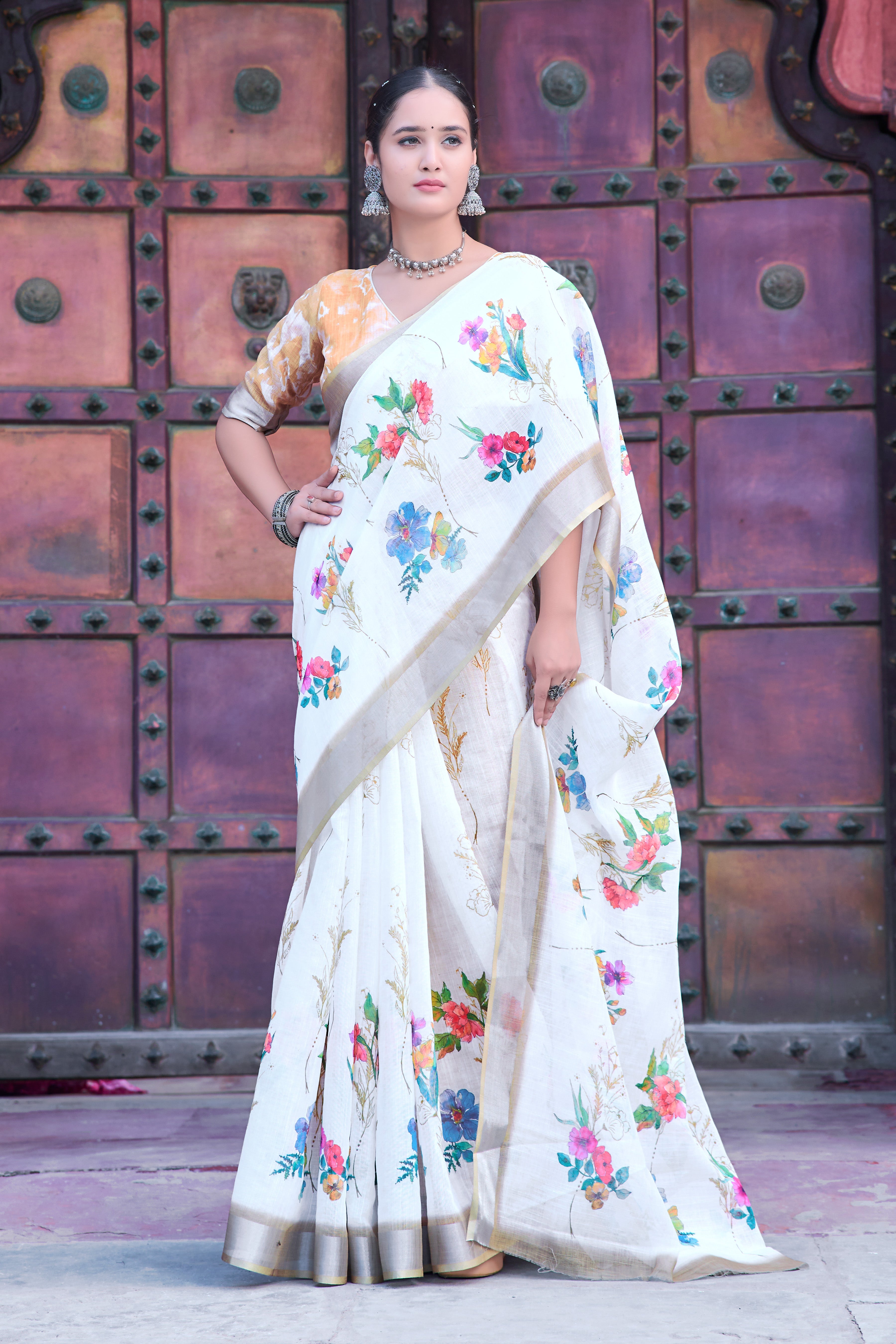 Classic Off White Color Color Pure Cotton Lilen With Digital Printed Designer Saree