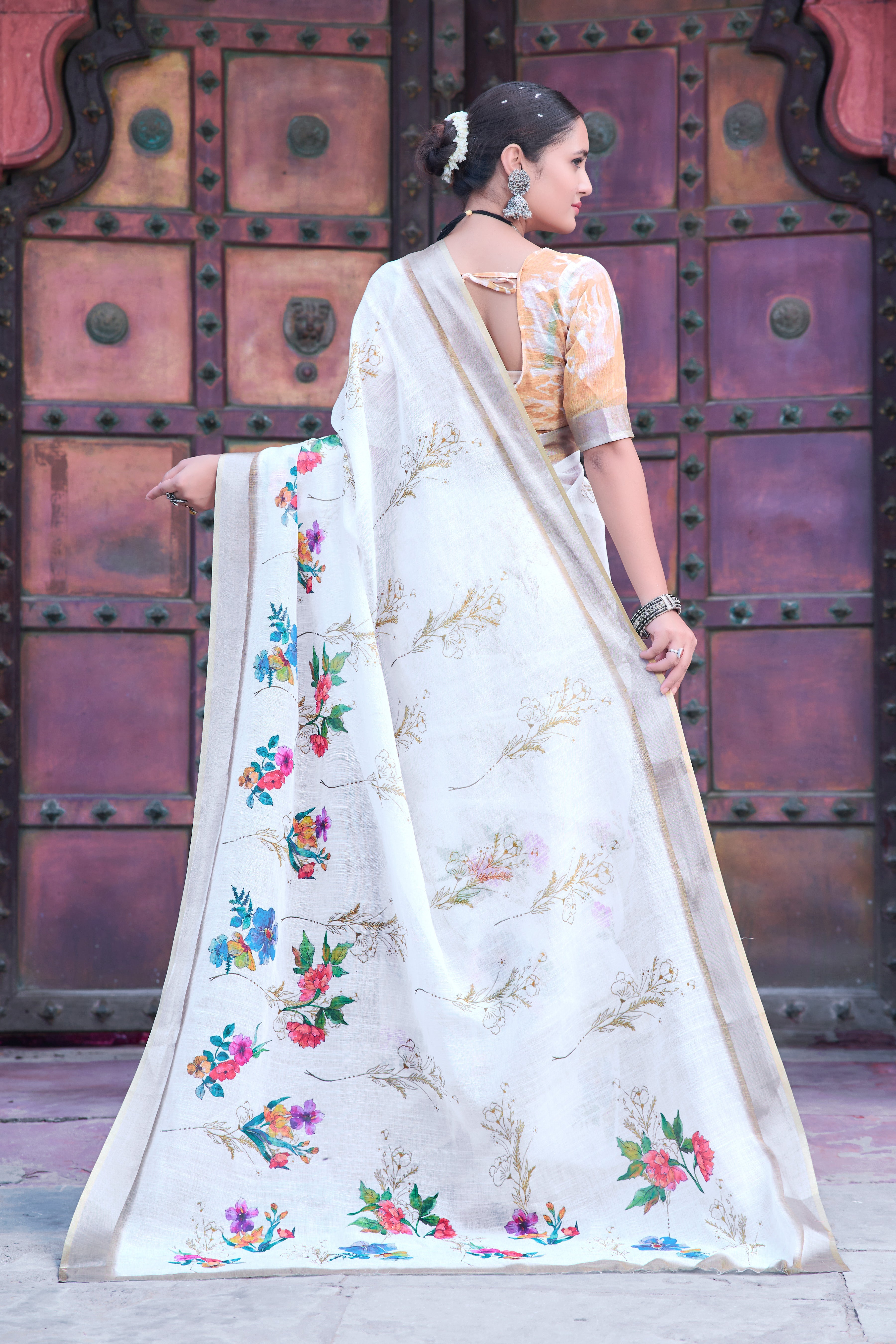 Classic Off White Color Color Pure Cotton Lilen With Digital Printed Designer Saree