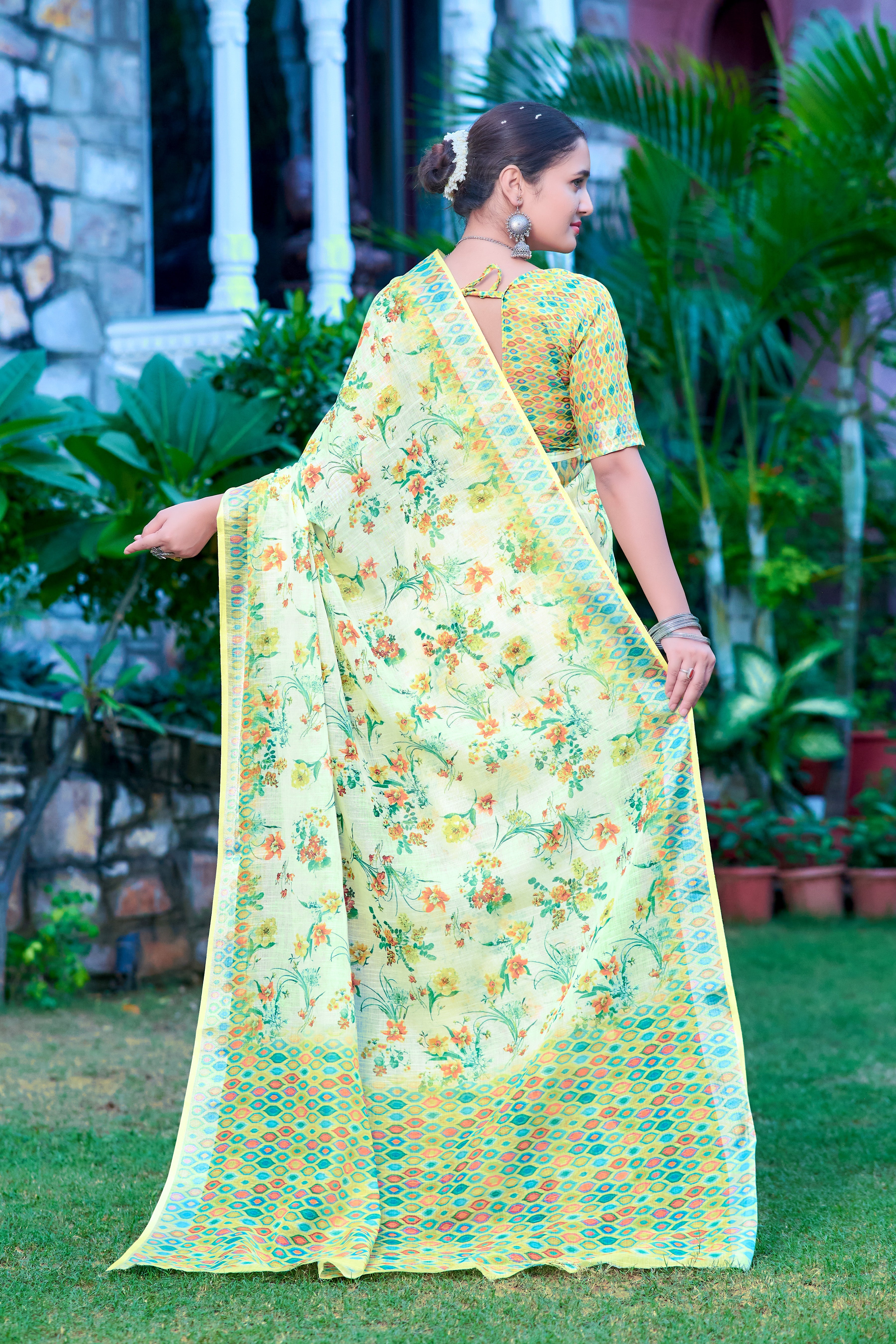 Awesome Green Color Color Pure Cotton Lilen With Digital Printed Designer Saree