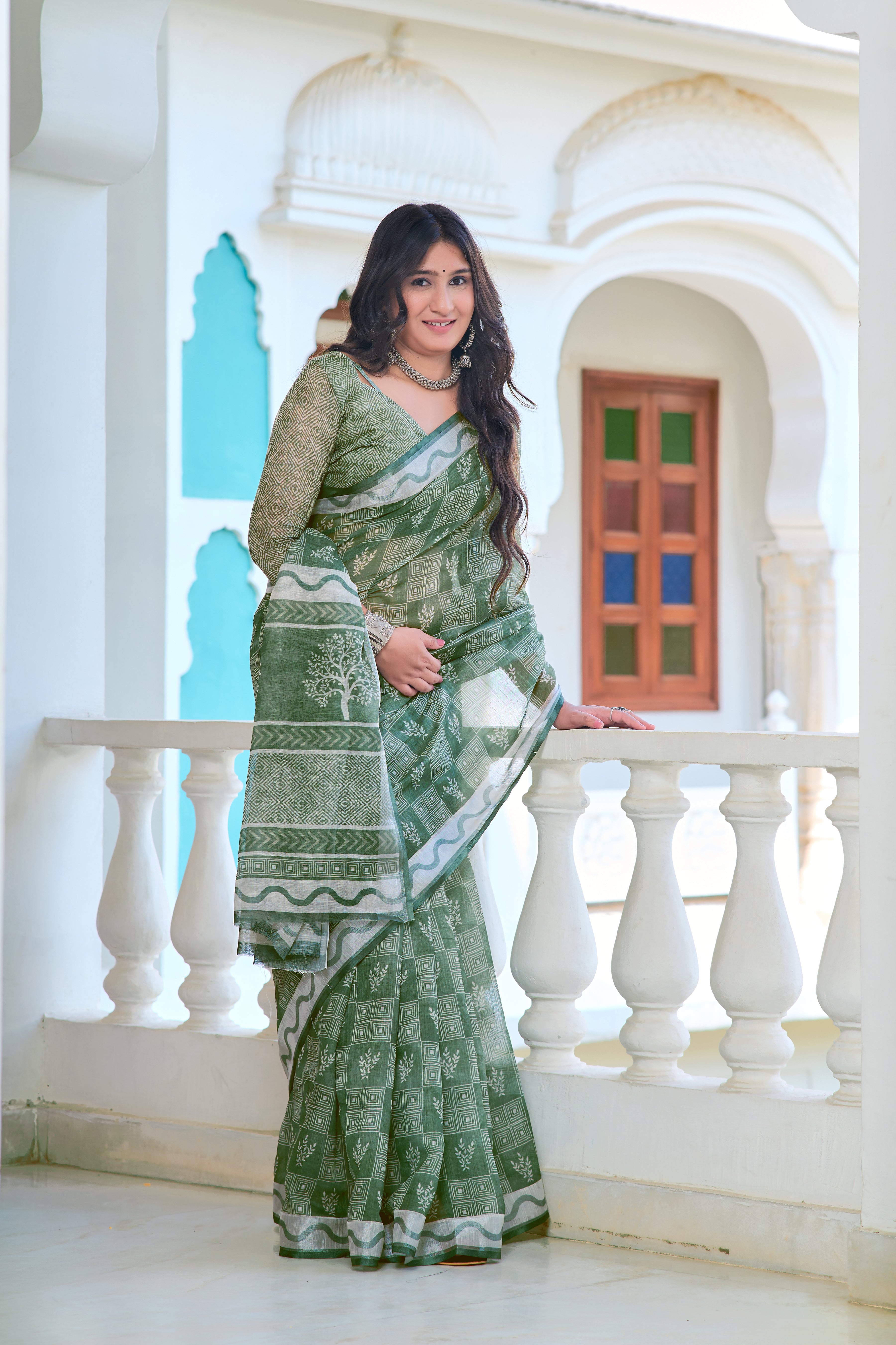 Opulent Green Color Color Pure Cotton Lilen With Digital Printed Designer Saree