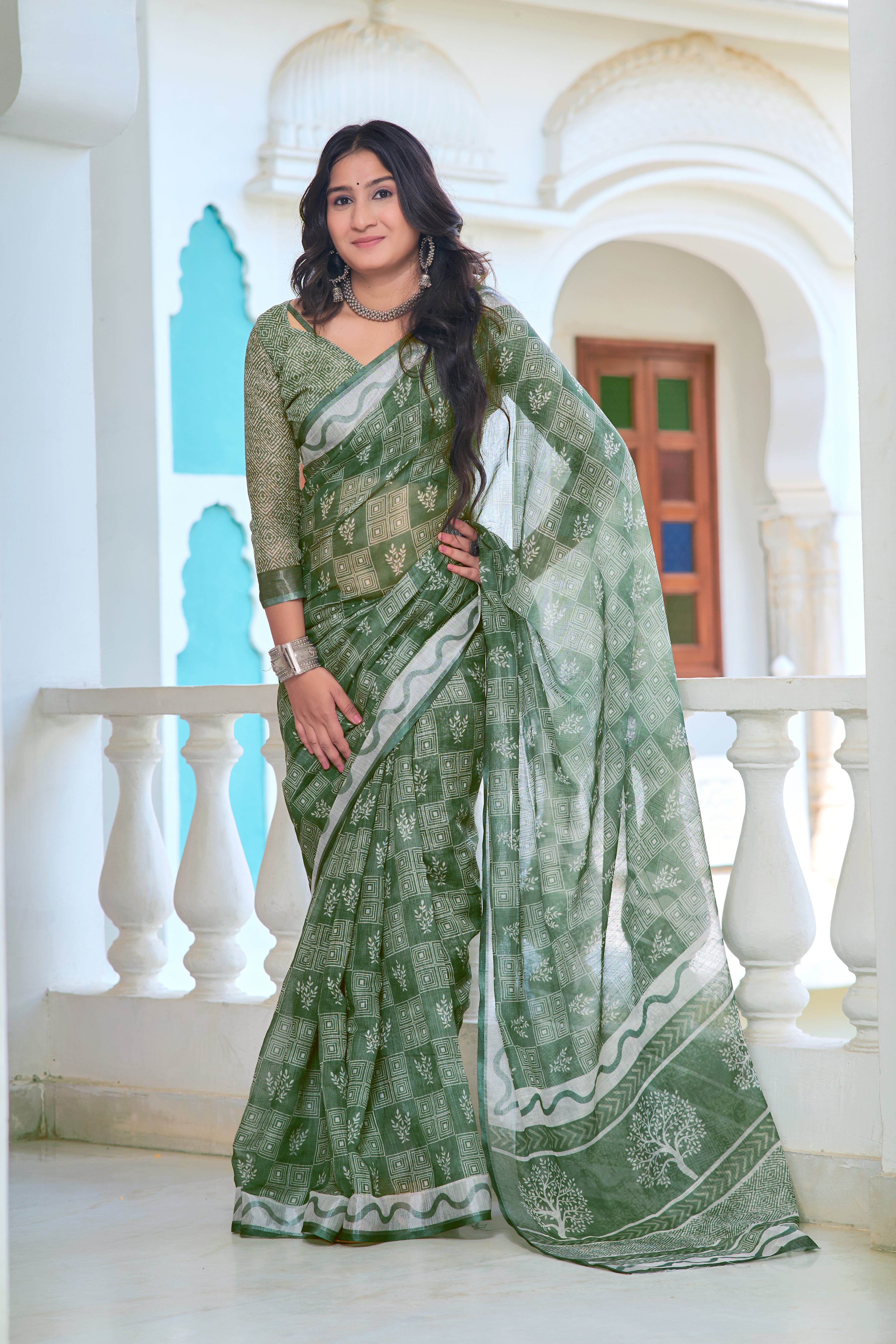 Opulent Green Color Color Pure Cotton Lilen With Digital Printed Designer Saree