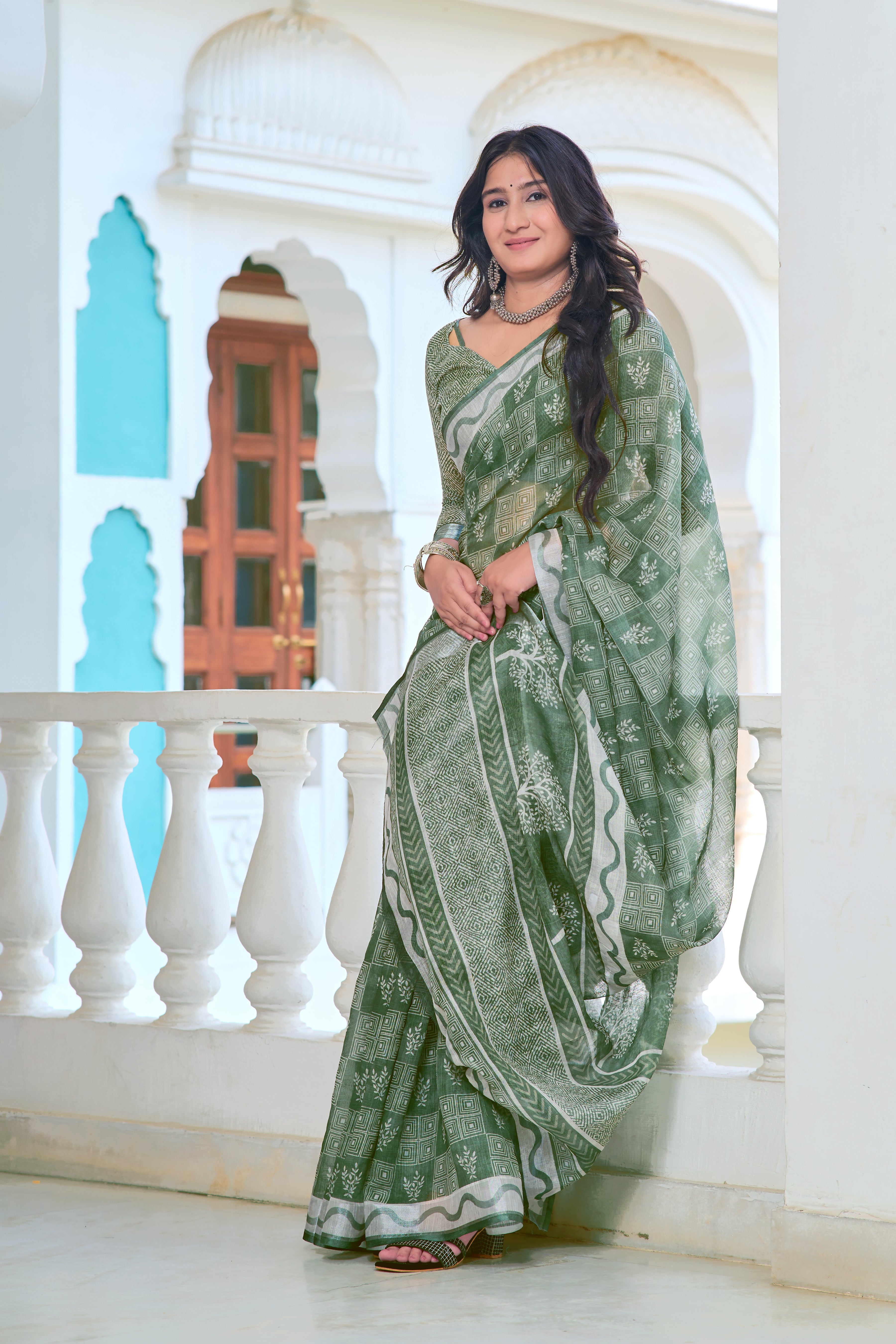 Opulent Green Color Color Pure Cotton Lilen With Digital Printed Designer Saree