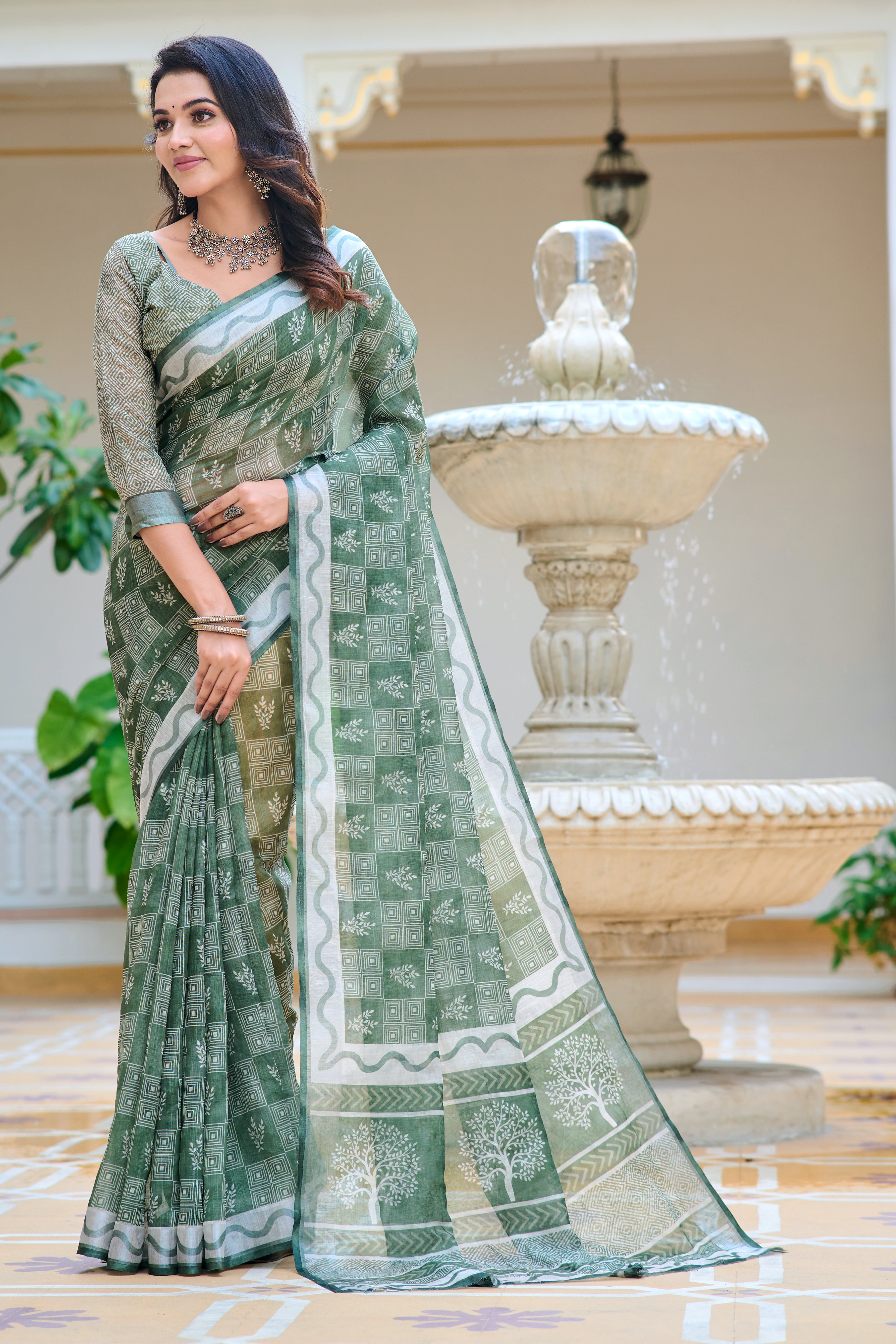 Glossy Green Color Pure Cotton Lilen With Digital Printed Designer Saree