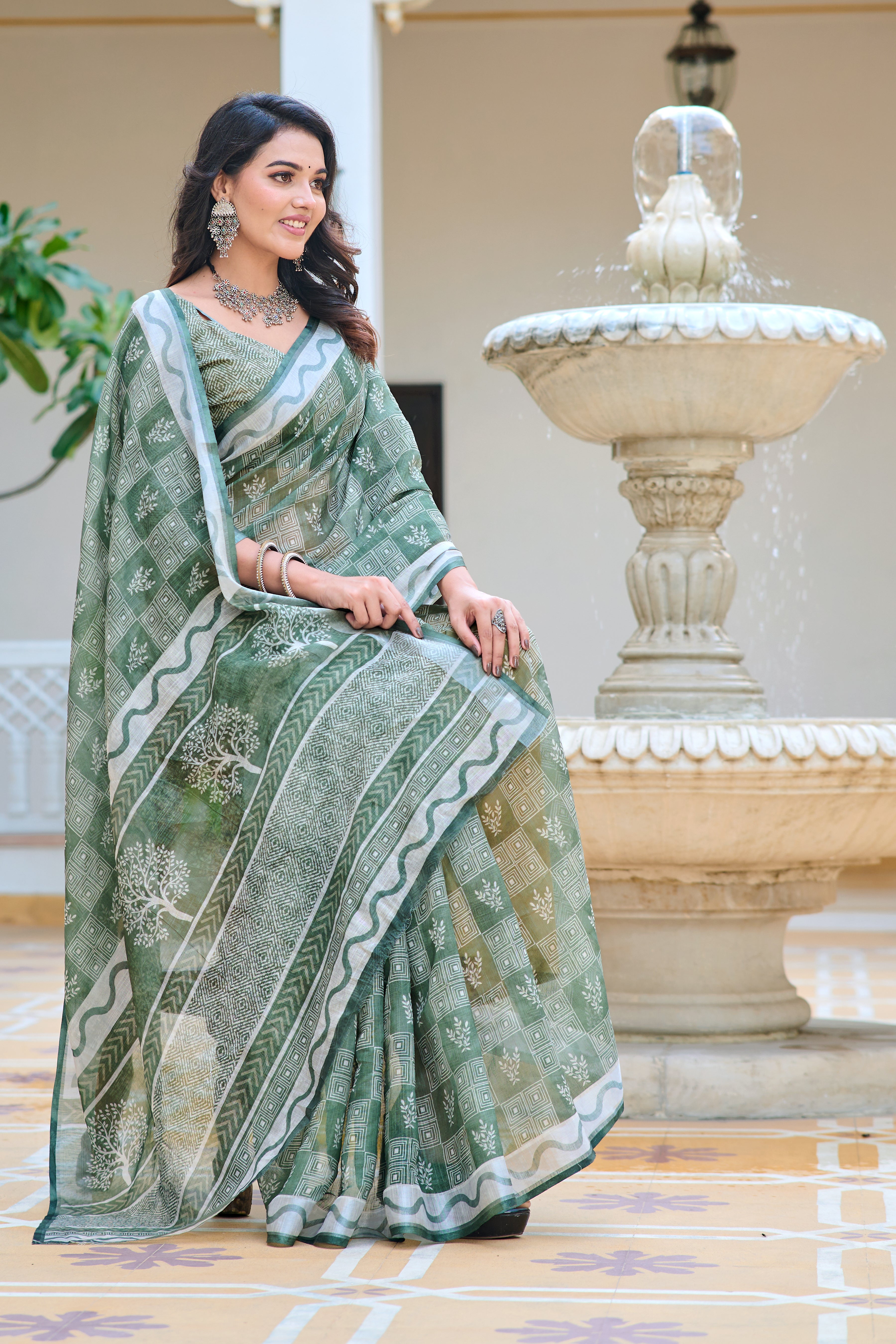 Glossy Green Color Pure Cotton Lilen With Digital Printed Designer Saree