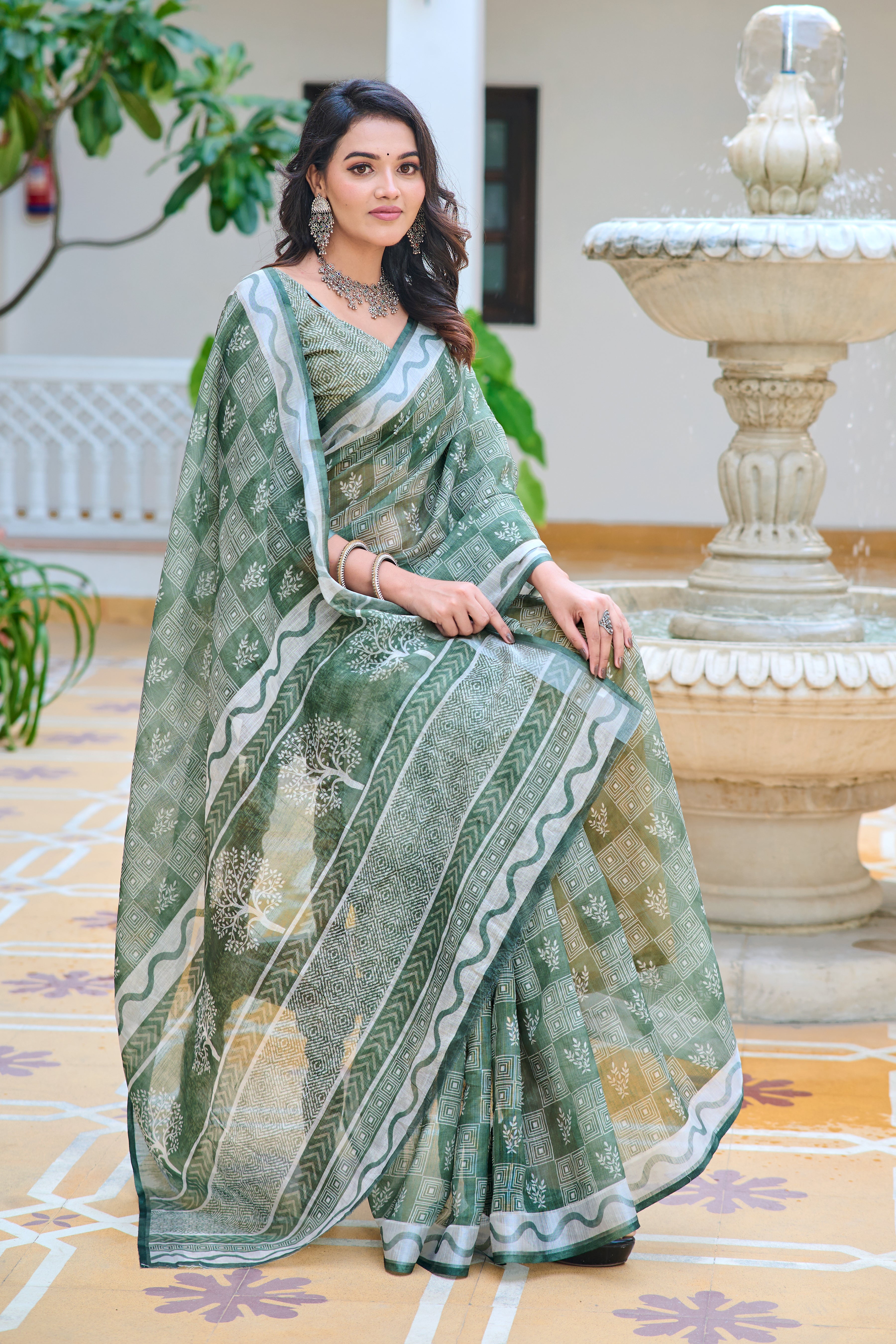 Glossy Green Color Pure Cotton Lilen With Digital Printed Designer Saree