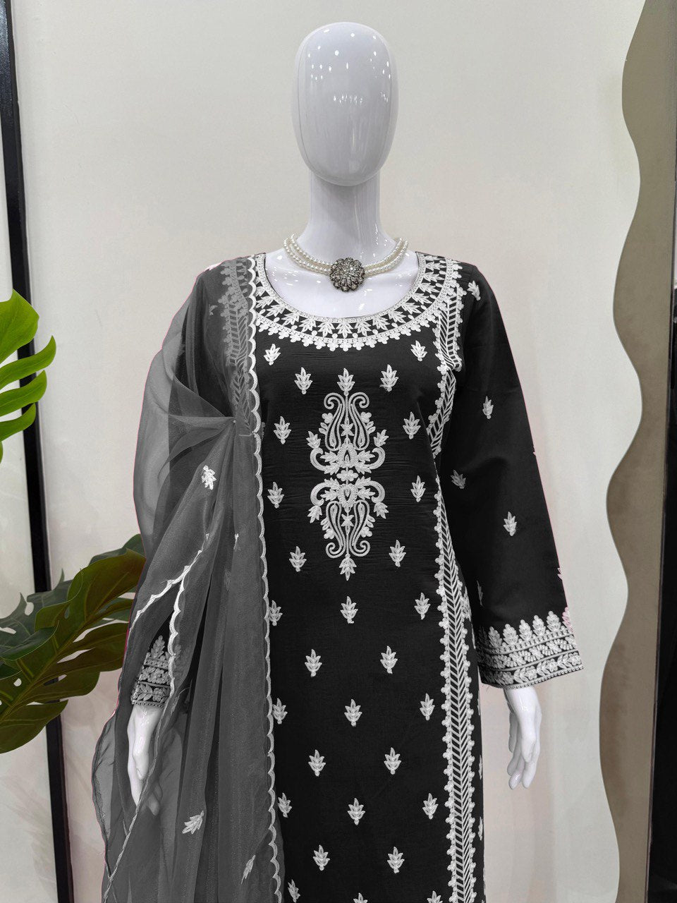 Ceremony Wear Black Color Roman Silk Chine Stitch Silk Beautiful Salwar Suit