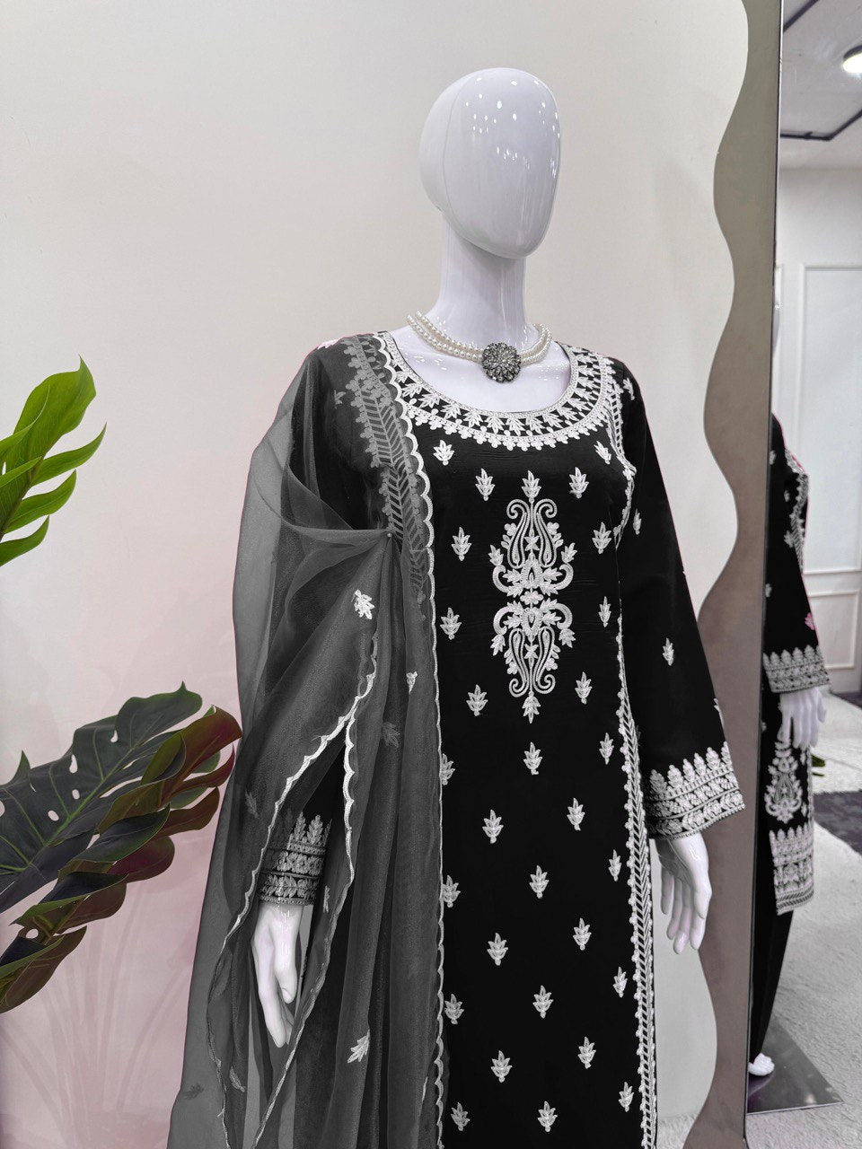 Ceremony Wear Black Color Roman Silk Chine Stitch Silk Beautiful Salwar Suit