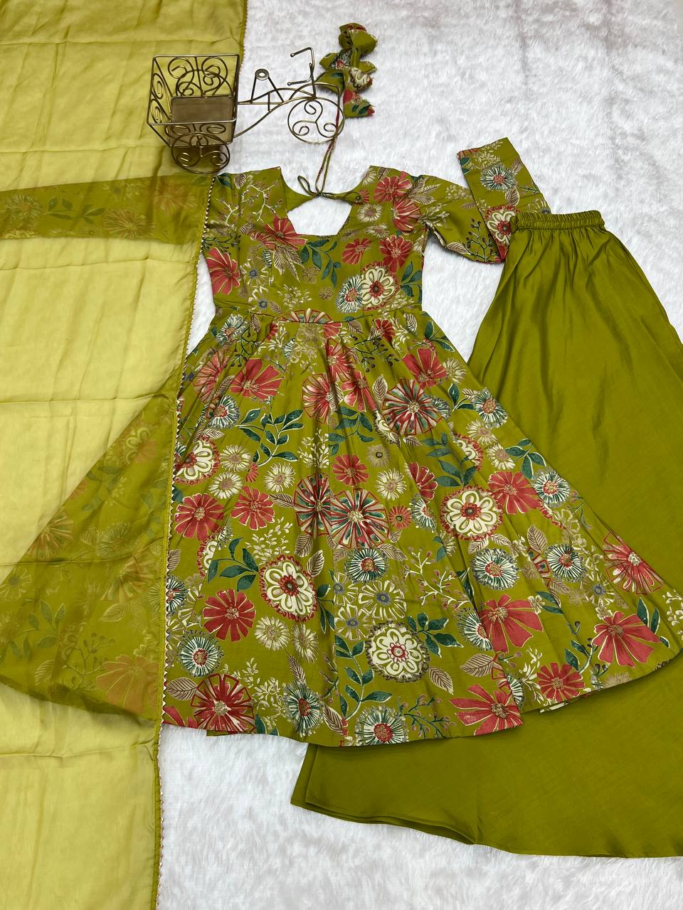 Wedding Wear Green Color Chanderi Designer Palazzo Suit