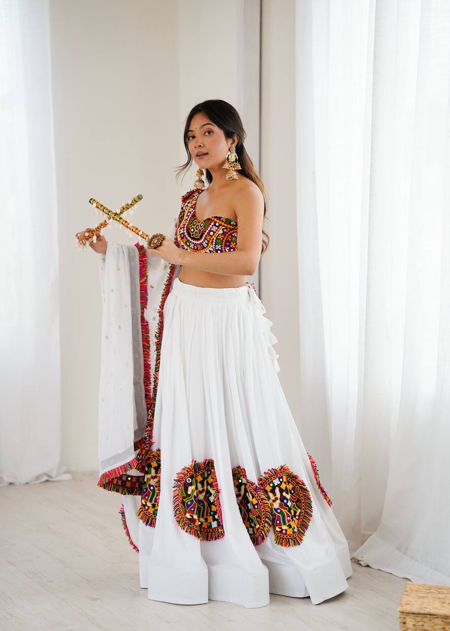Arti Chauhan's White Color Gamthi Work Navratril Lehenga Choli