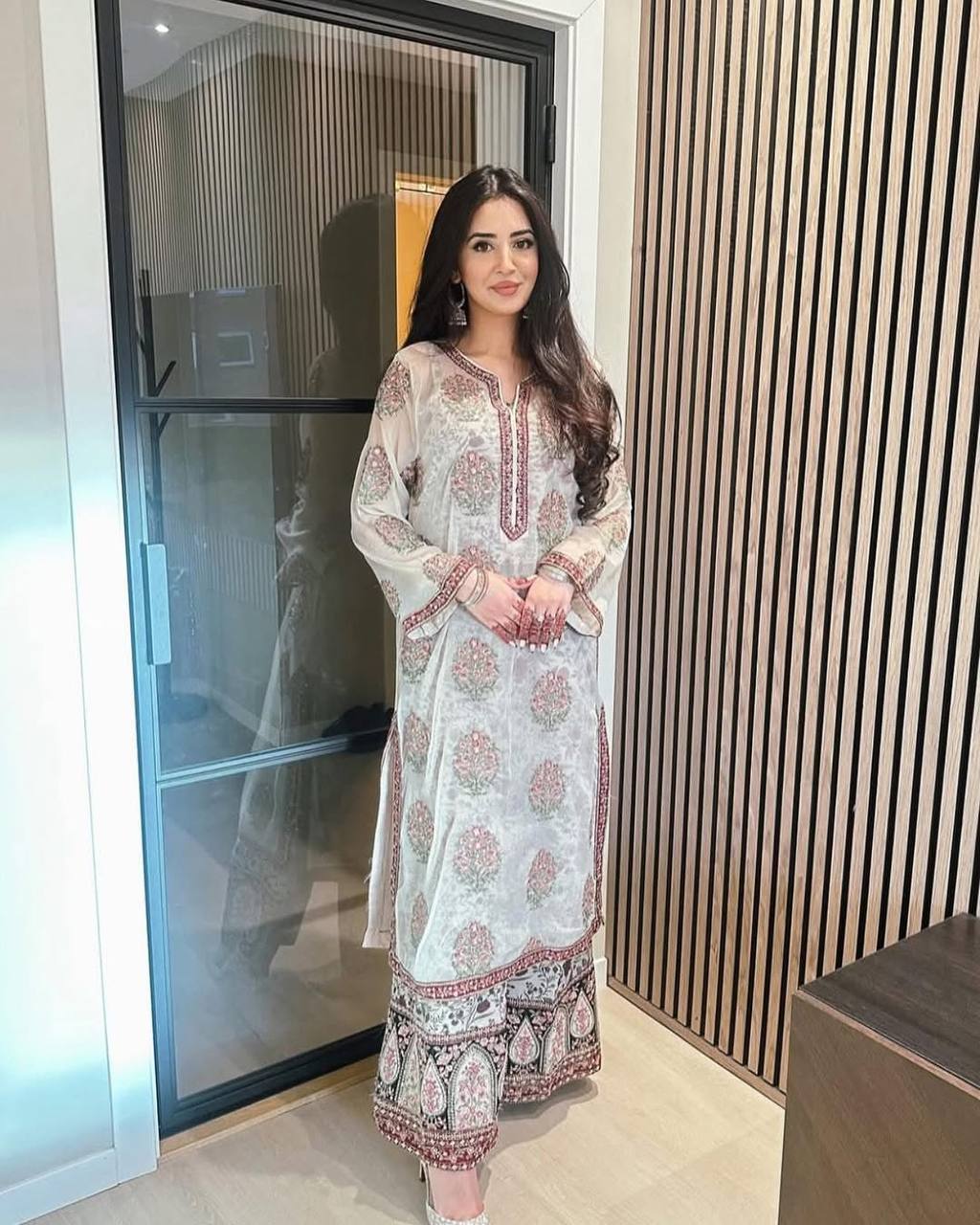 Wedding Wear Beautiful Heavy Faux Georgette With Embroidery Work Palazzo Suit