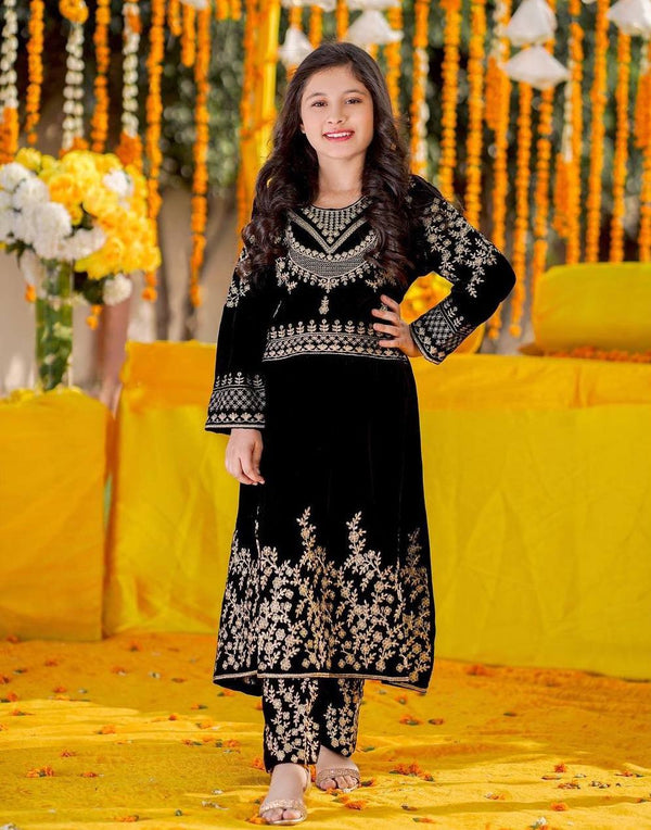 Designer Wedding Wear Beautiful Heavy Embroidery Siqunce Work Gown-Pent