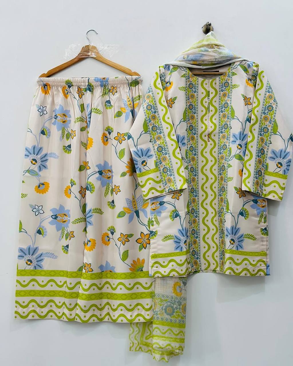 Sangeet Wear Pure Natural Crepe Striking Digital Printed Co-ord Palazzo Suit Set