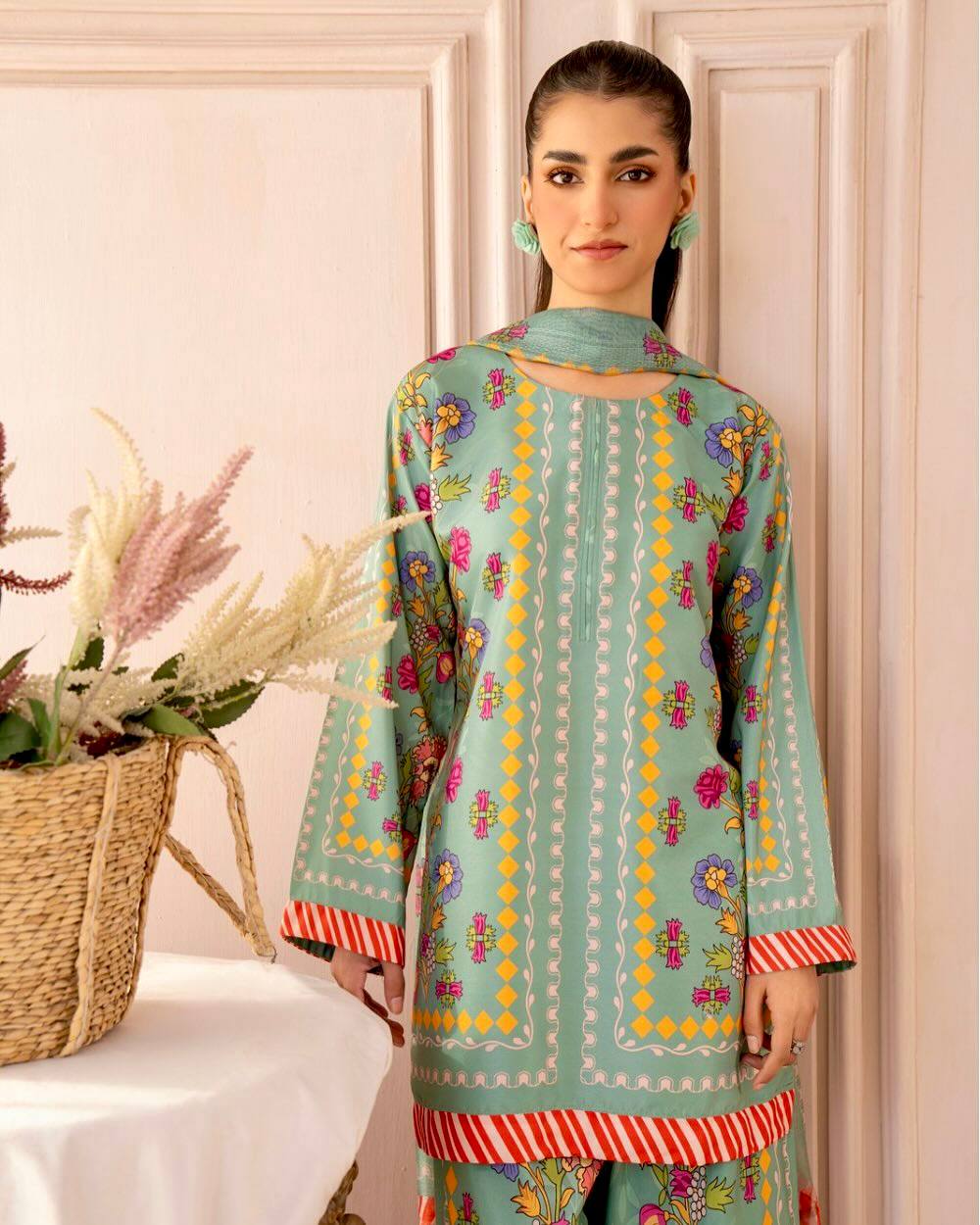 Casual Wear Light Green Color Pure Natural Crepe Matching Digital Printed Co-ord Palazzo Suit Set