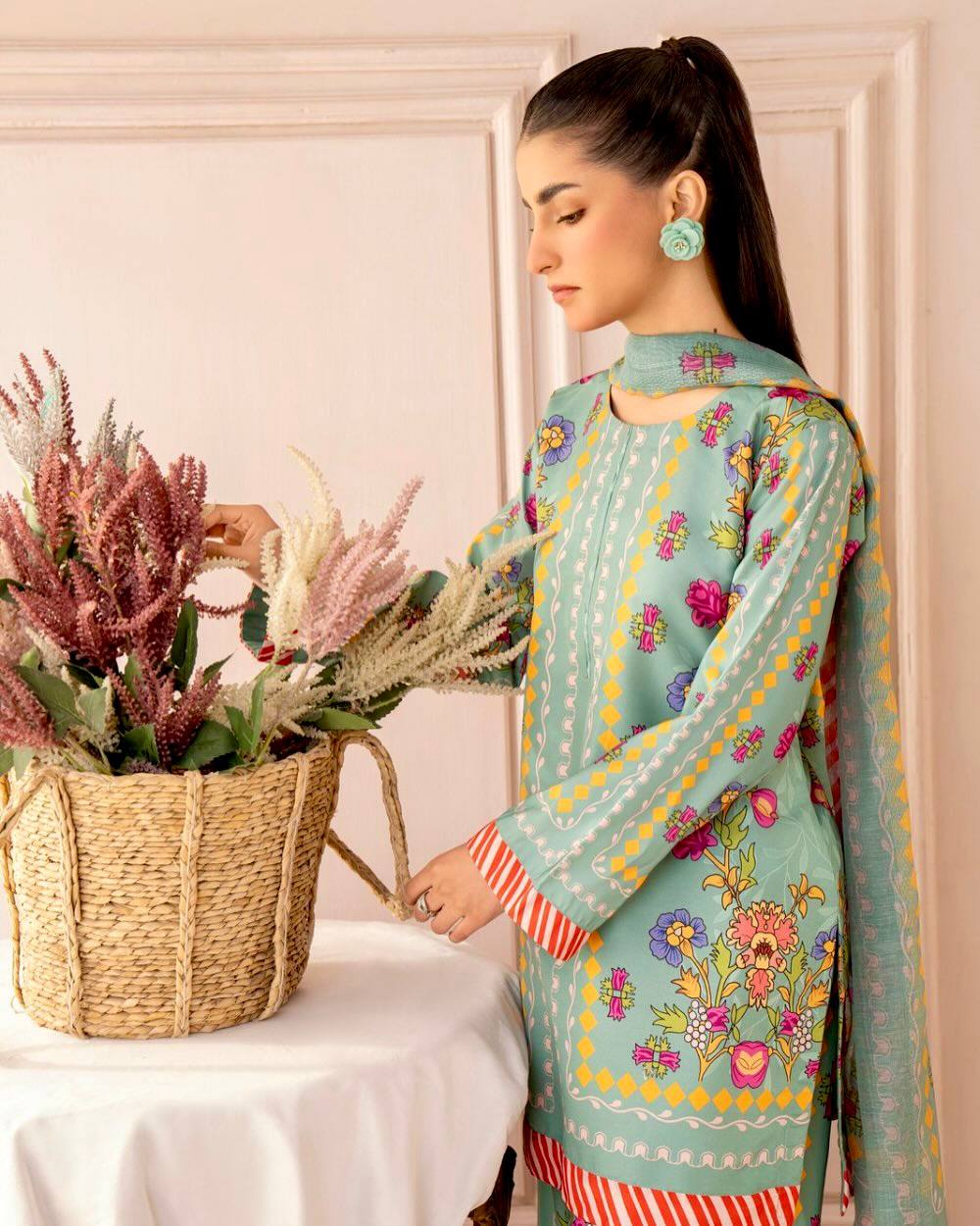 Casual Wear Light Green Color Pure Natural Crepe Matching Digital Printed Co-ord Palazzo Suit Set