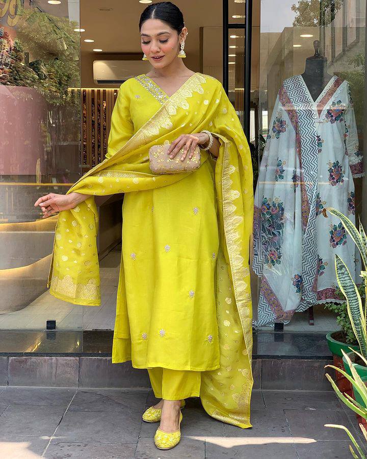 Fantastic Lemon Yellow Color Viscose Chanderi Beautiful Designer Kurta Set
