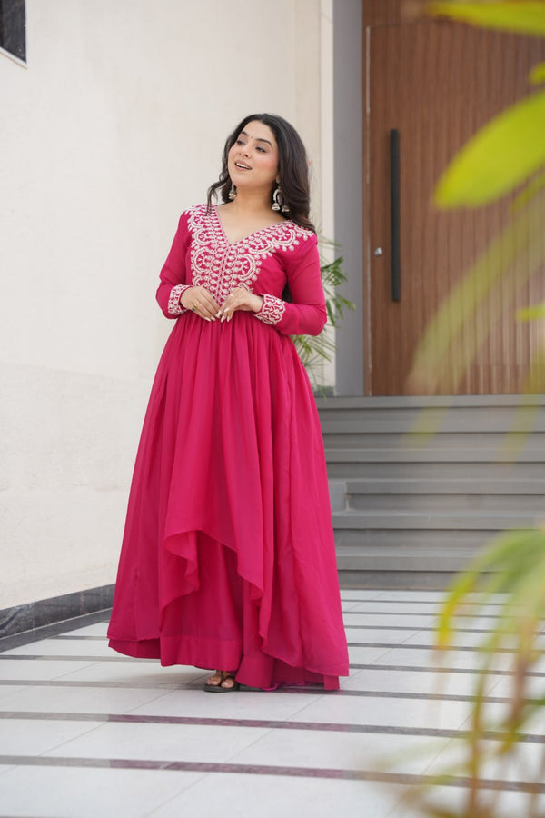Engagements Wear Pink Color Star Georgette  Embroidery With Beads And Sequin Work Beautiful Gown