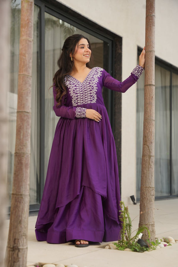 Engagements Wear Purple Color Star Georgette  Embroidery With Beads And Sequin Work Beautiful Gown