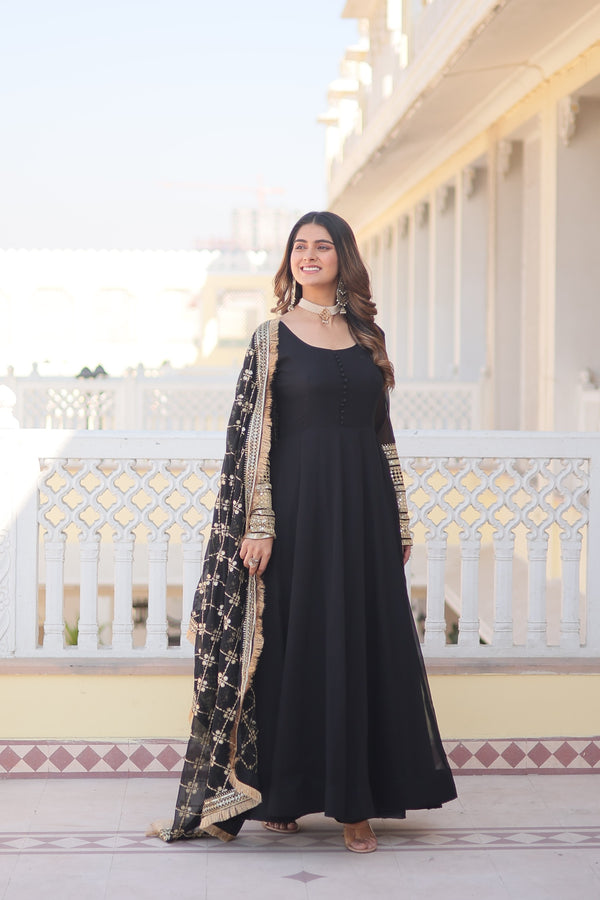 Beautiful Black Color Gown With Heavy Dupatta