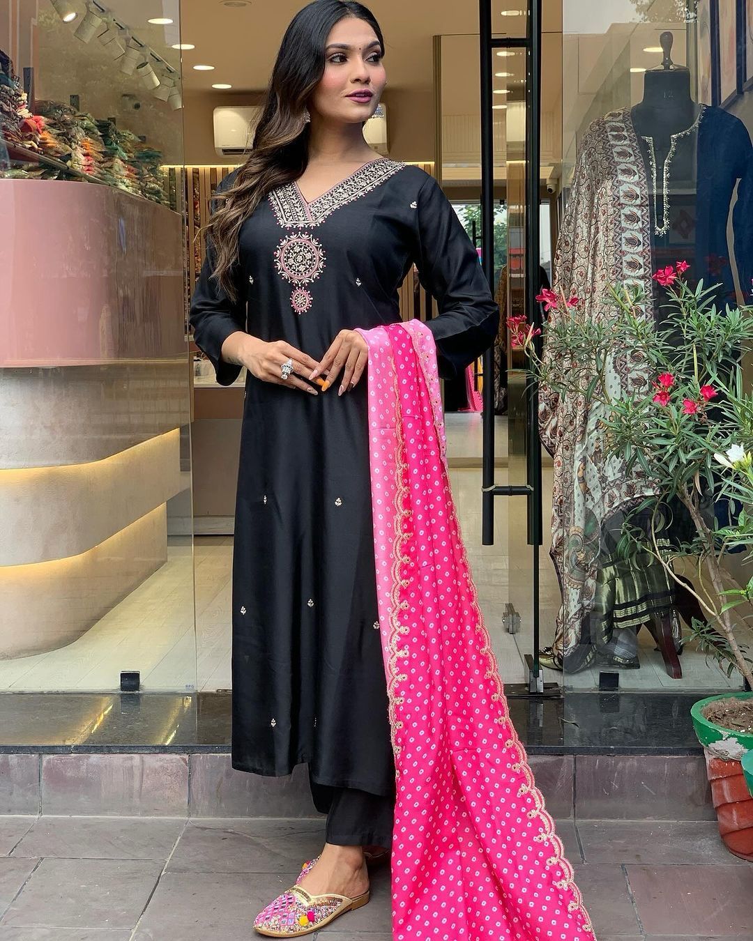 Gorgeous Black Color Salwar Suit With Pink Bandhani Dupatta