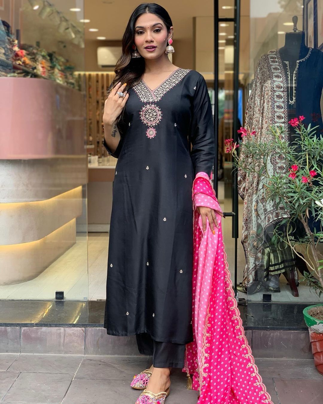 Gorgeous Black Color Salwar Suit With Pink Bandhani Dupatta