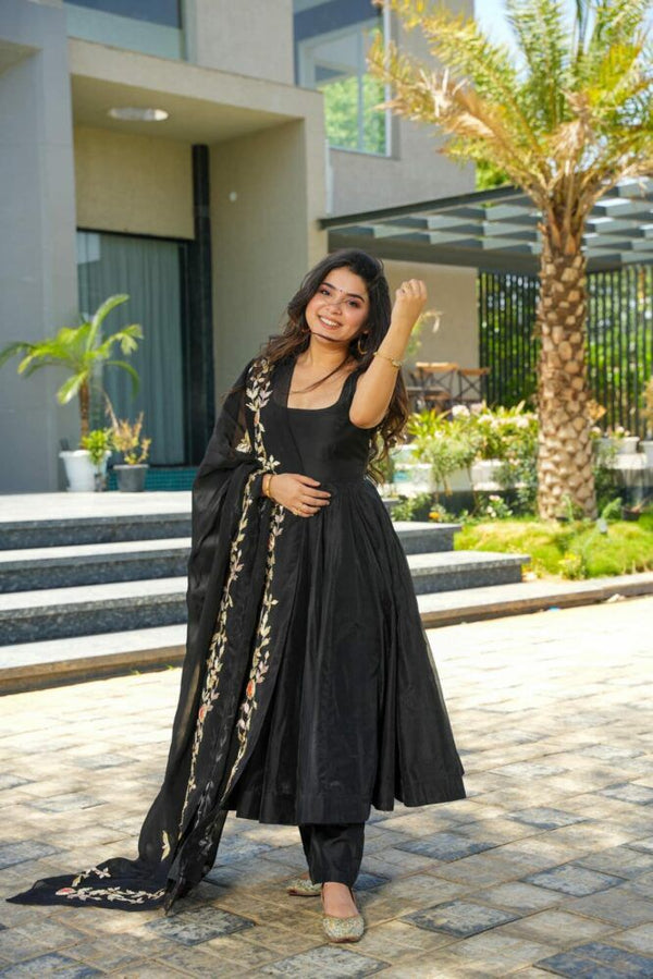 Gorgeous Plain Black Anarkali Gown With Organza Dupatta