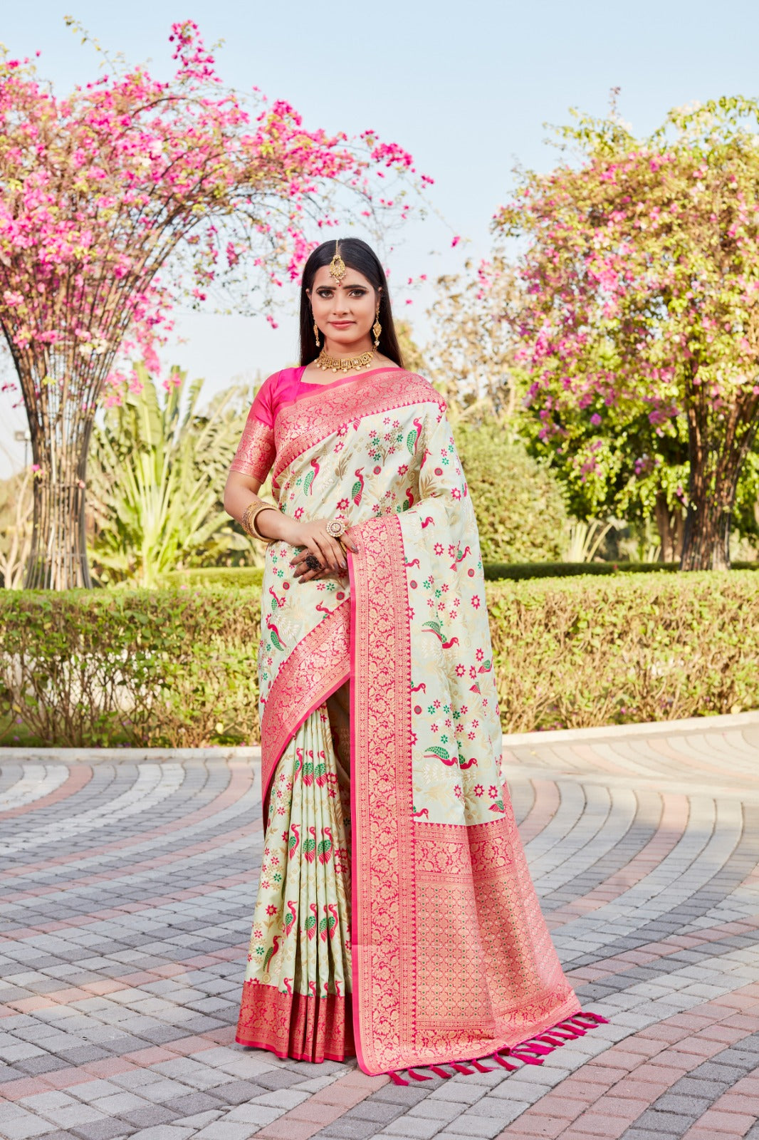 Kanjivaram Border With Rich Pallu White Silk Saree