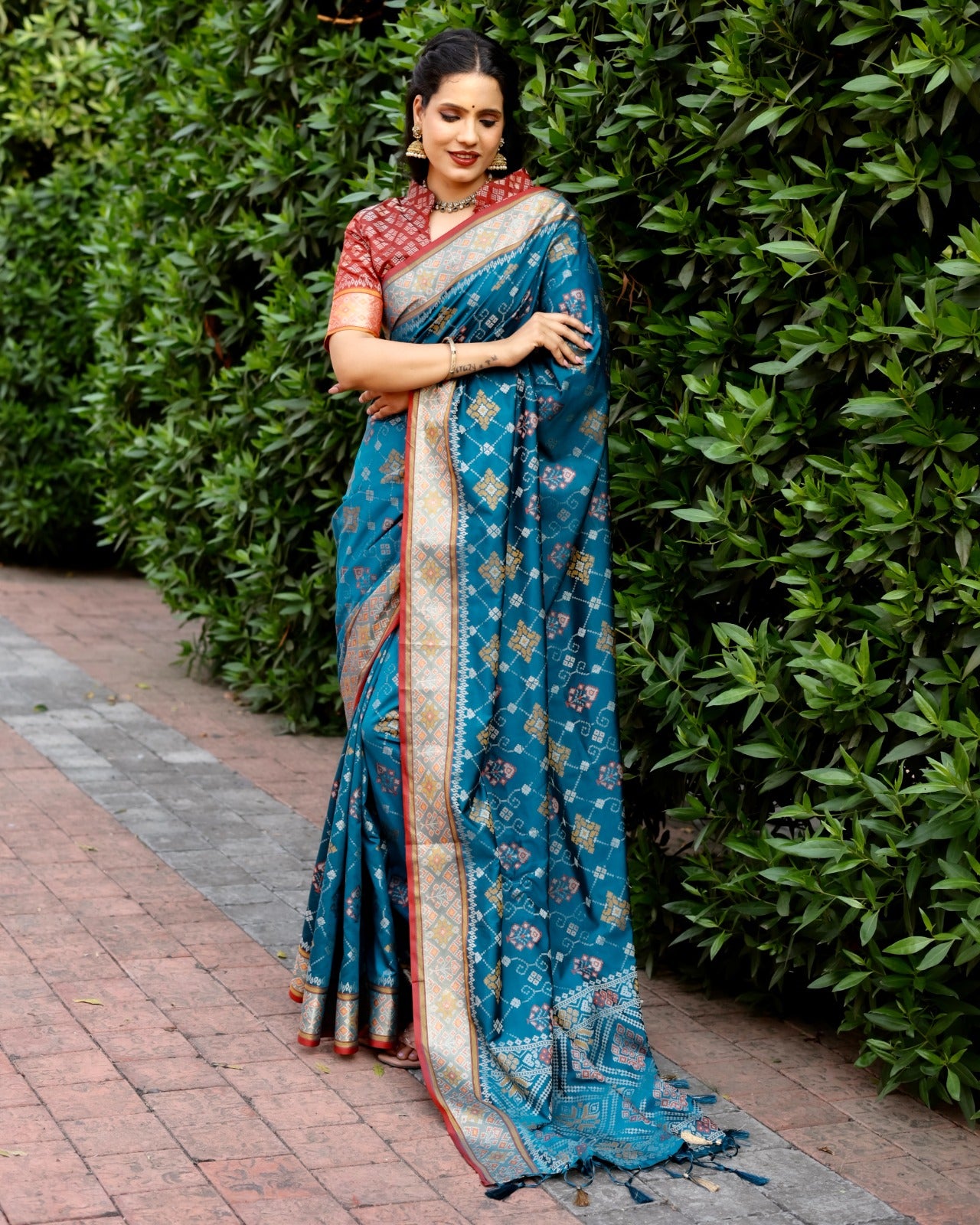 Dazzling Patola Silk Blue Color Kanchi Border Saree