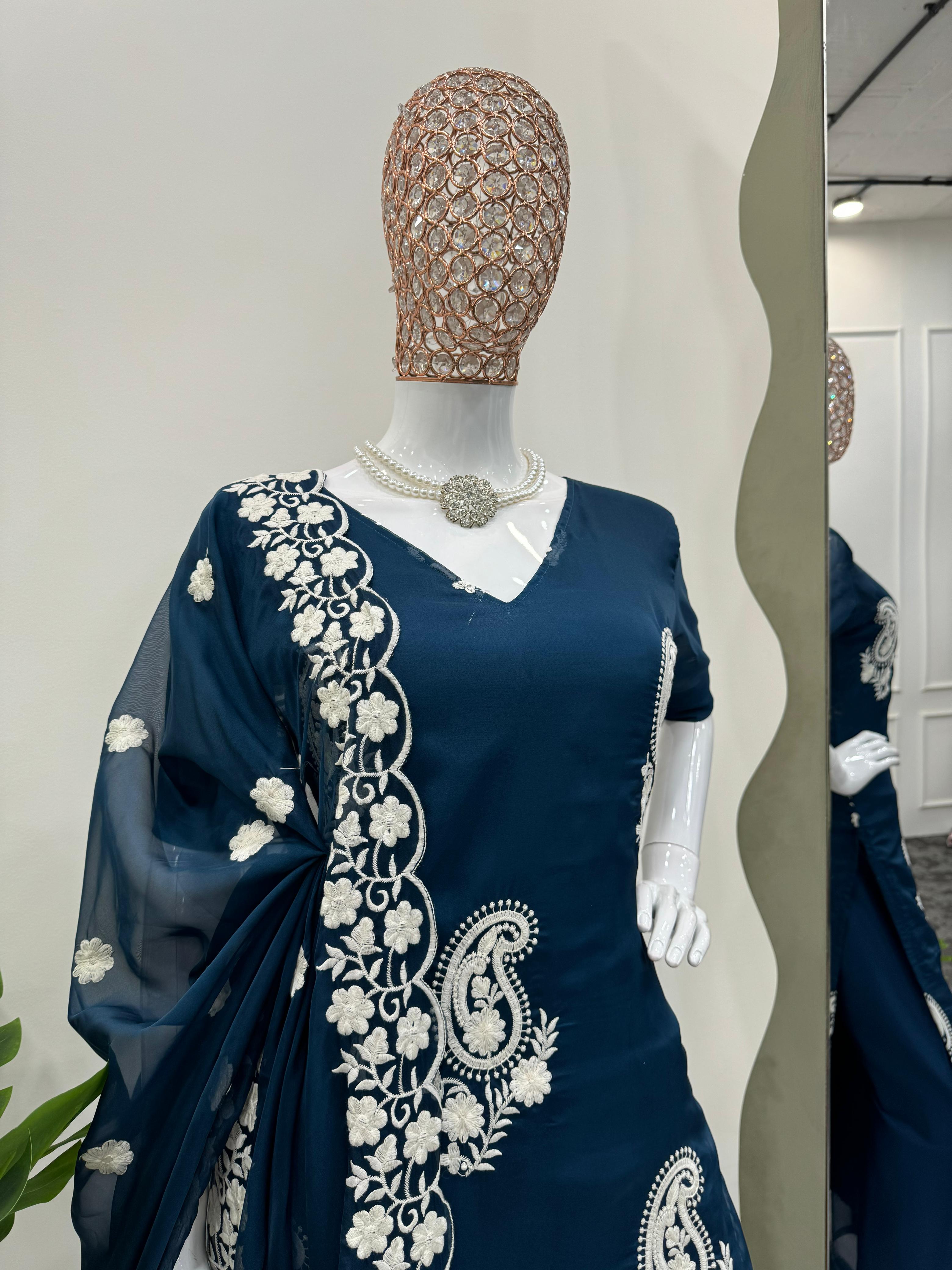 Delightful Thread Work Navy Blue Color Kurti Set With Dupatta