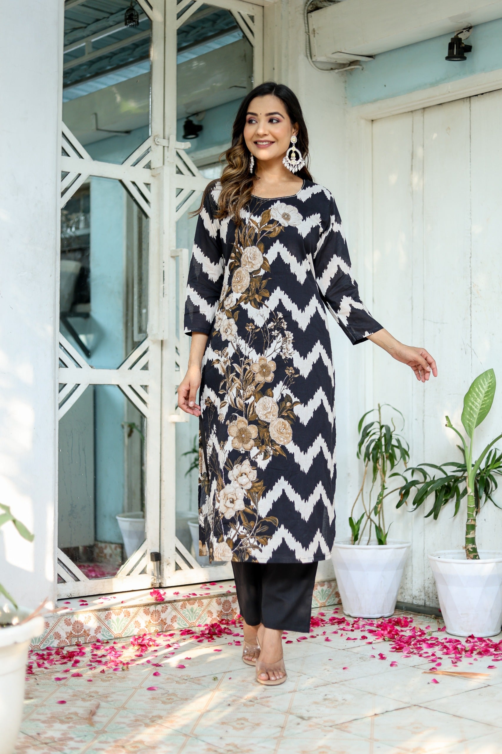 Exclusive Black Color Cotton Hand Work Zig Zac Pattern Kurti Set With Dupatta