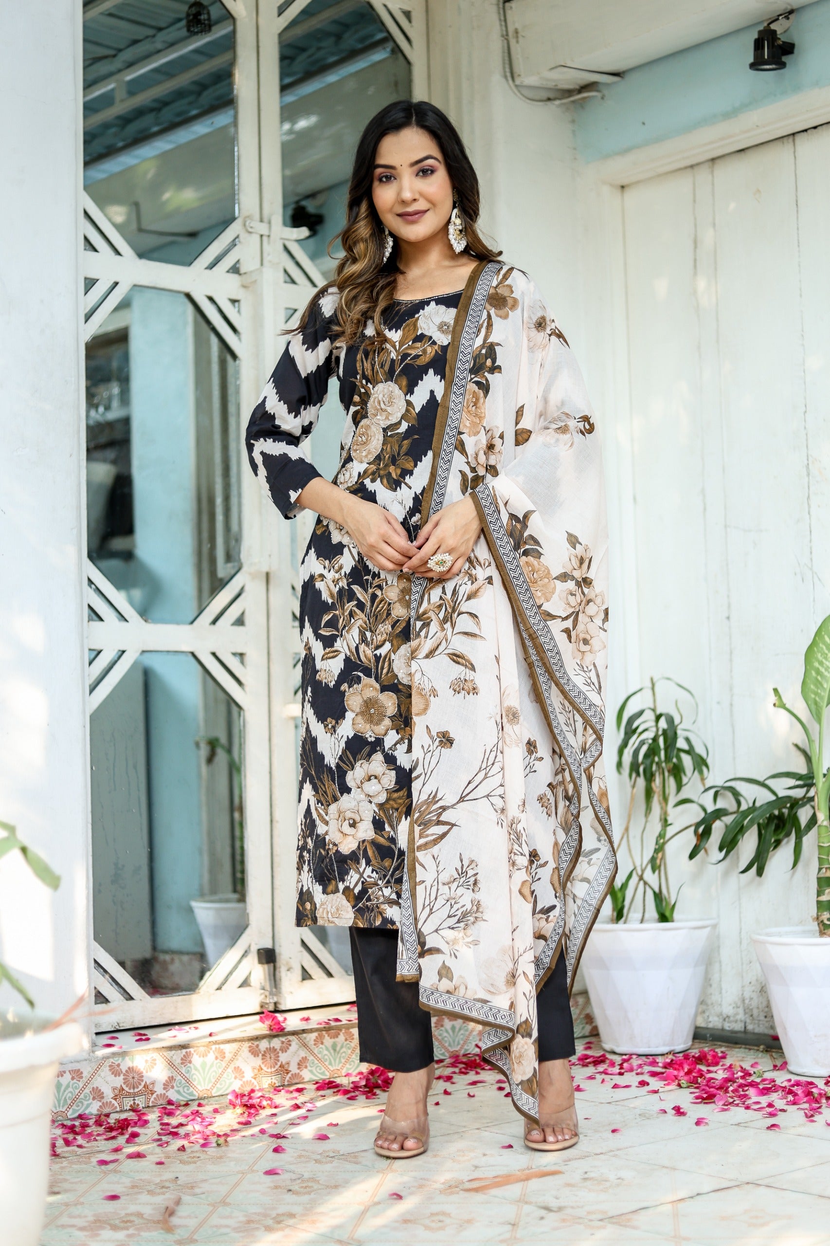 Exclusive Black Color Cotton Hand Work Zig Zac Pattern Kurti Set With Dupatta