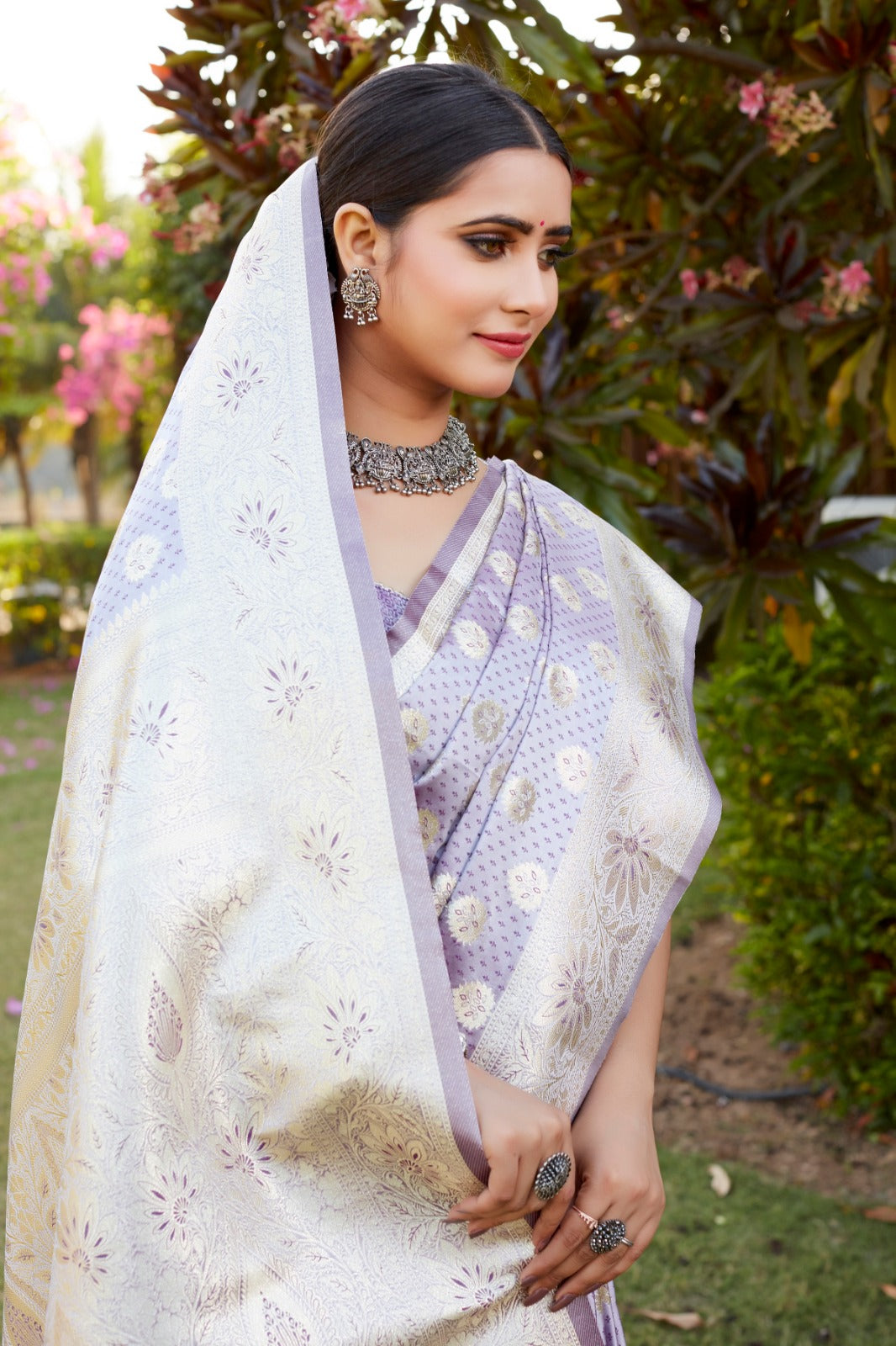 Eyes Catching Light Lavender Color Beautiful Weaving Butta Work Pure Kanjivaram Soft Satin Silk Saree