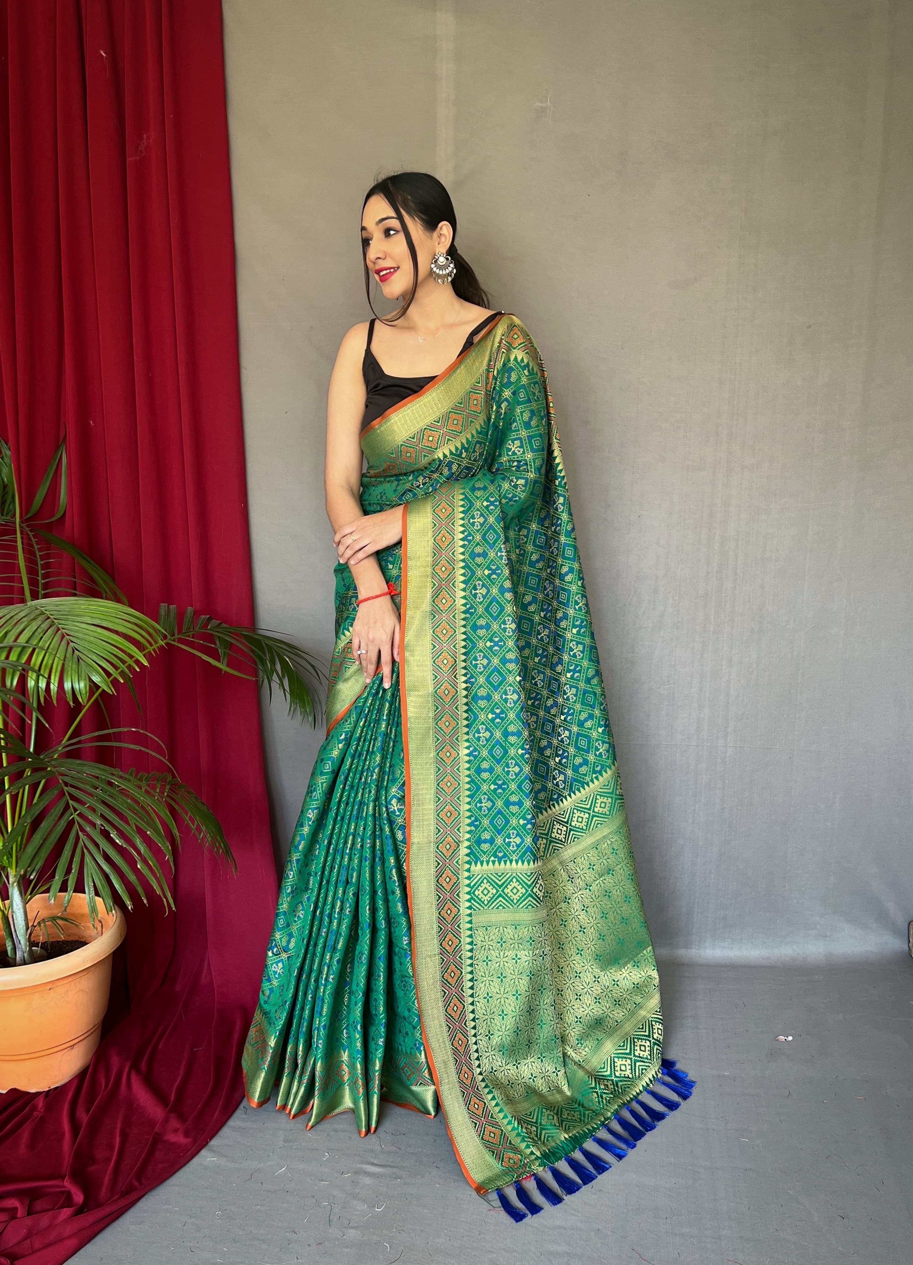 Wedding Wear Green Color Pure Patola Silk Saree