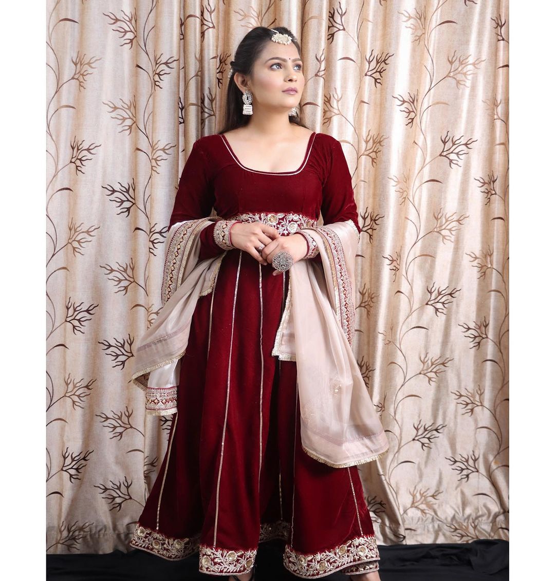 Embellished Maroon Color 9000 Velvet With Embroidery Lace Work Designer Gown