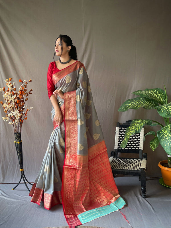 Grey Color Contrast Border And Pallu Linen Saree